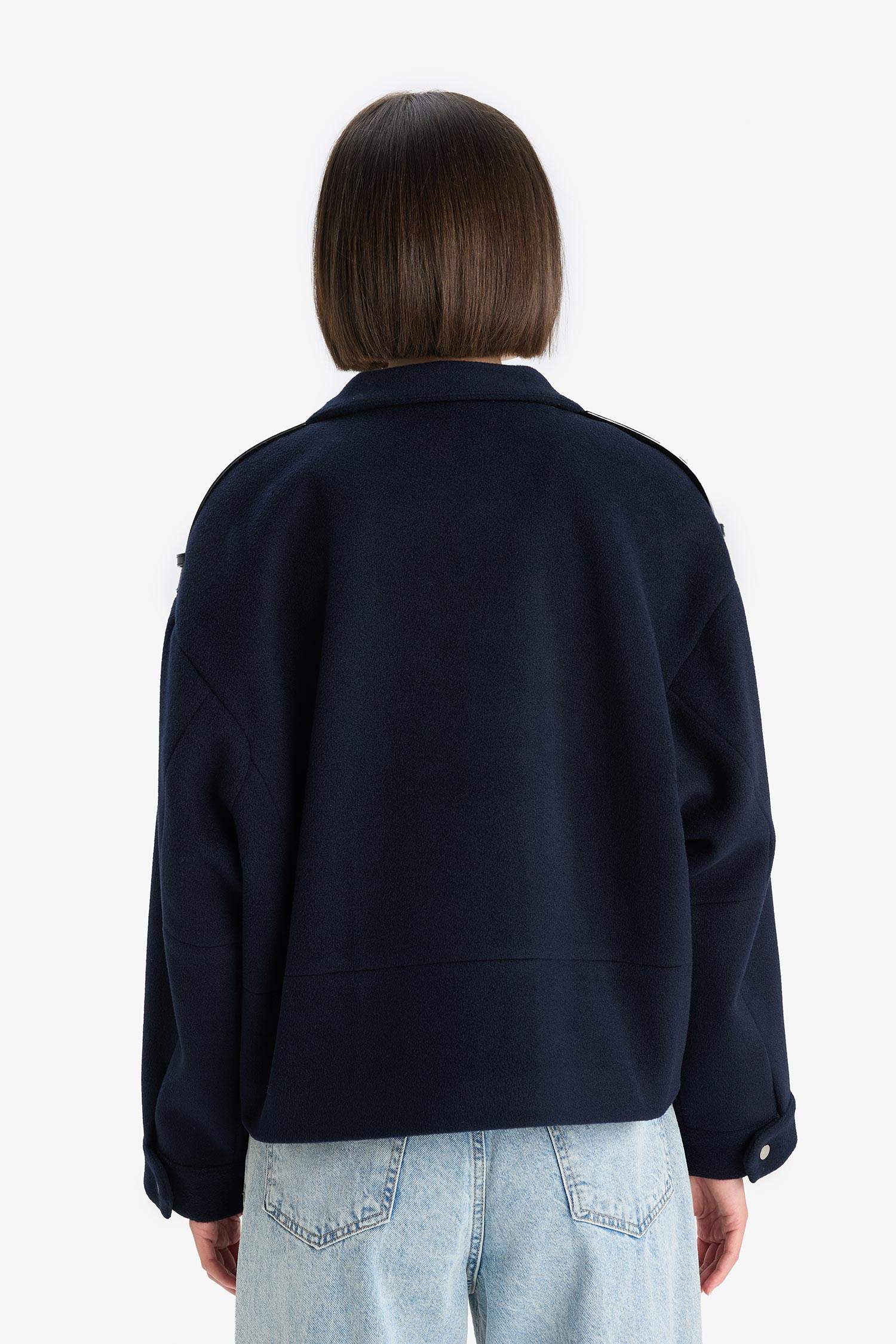 Regular Fit Kaşe Düğmeli Kısa Kaban