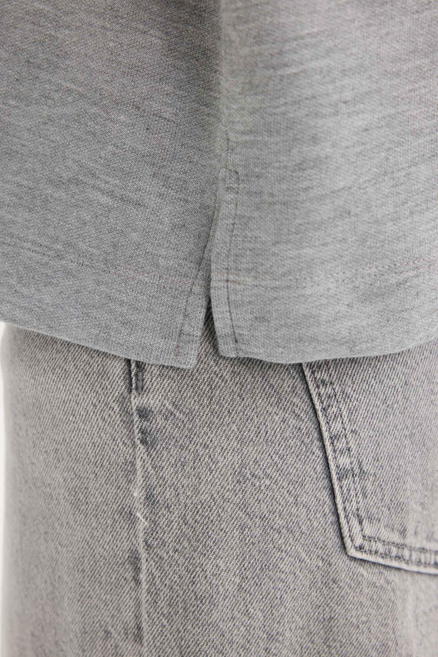 تيشيرت سادة بيزك ردن طويل قصة مريحة وياخة بولو