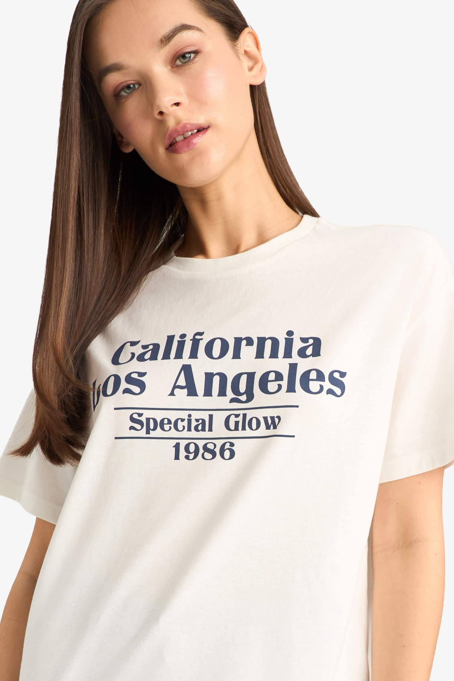 تيشيرت نص كم اوفر سايز بطبعة شعار كاليفورنيا برقبة مستديرة