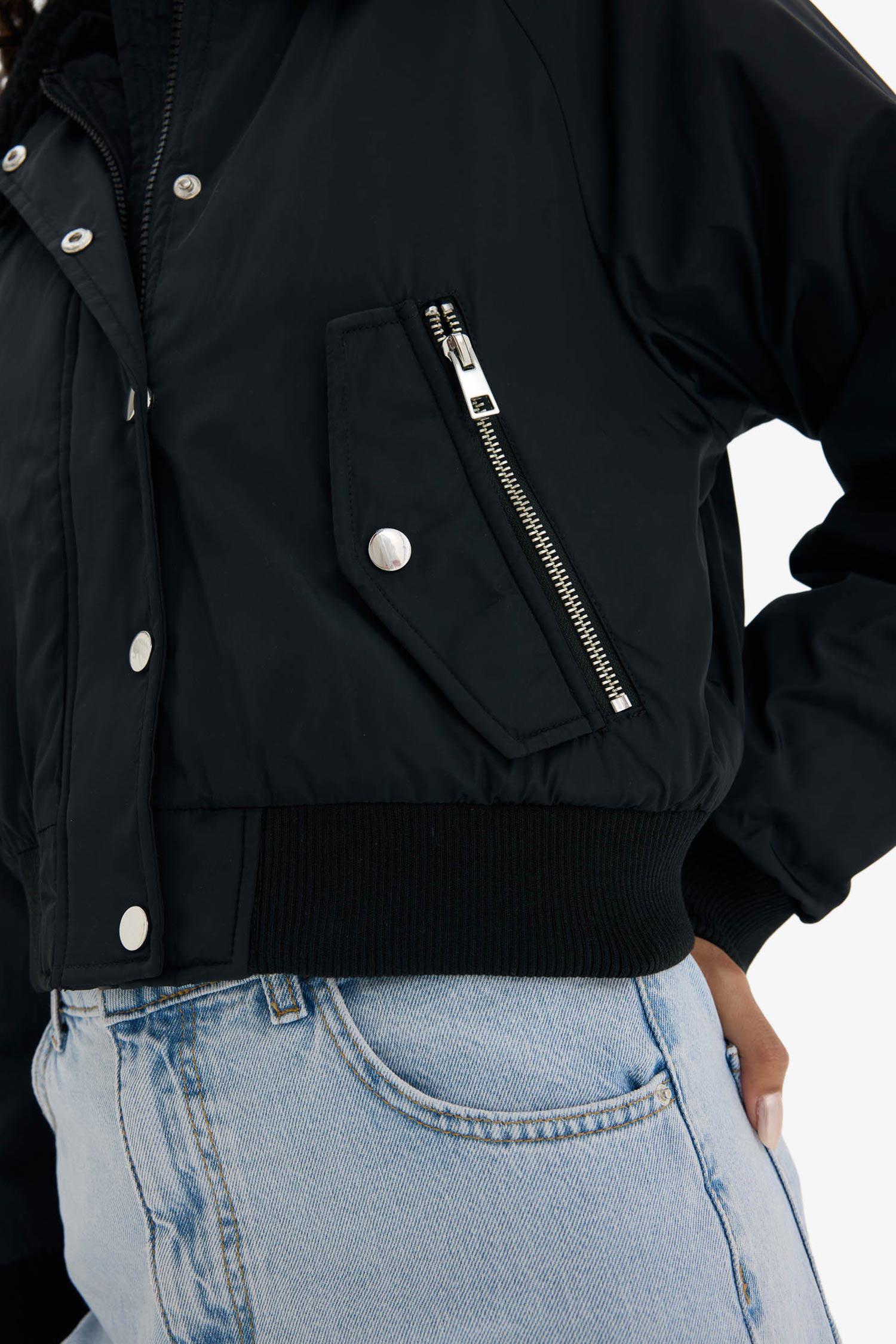 DeFacto Su İtici Regular Fit Polo Yaka Crop Fermuarlı Mont görsel 5