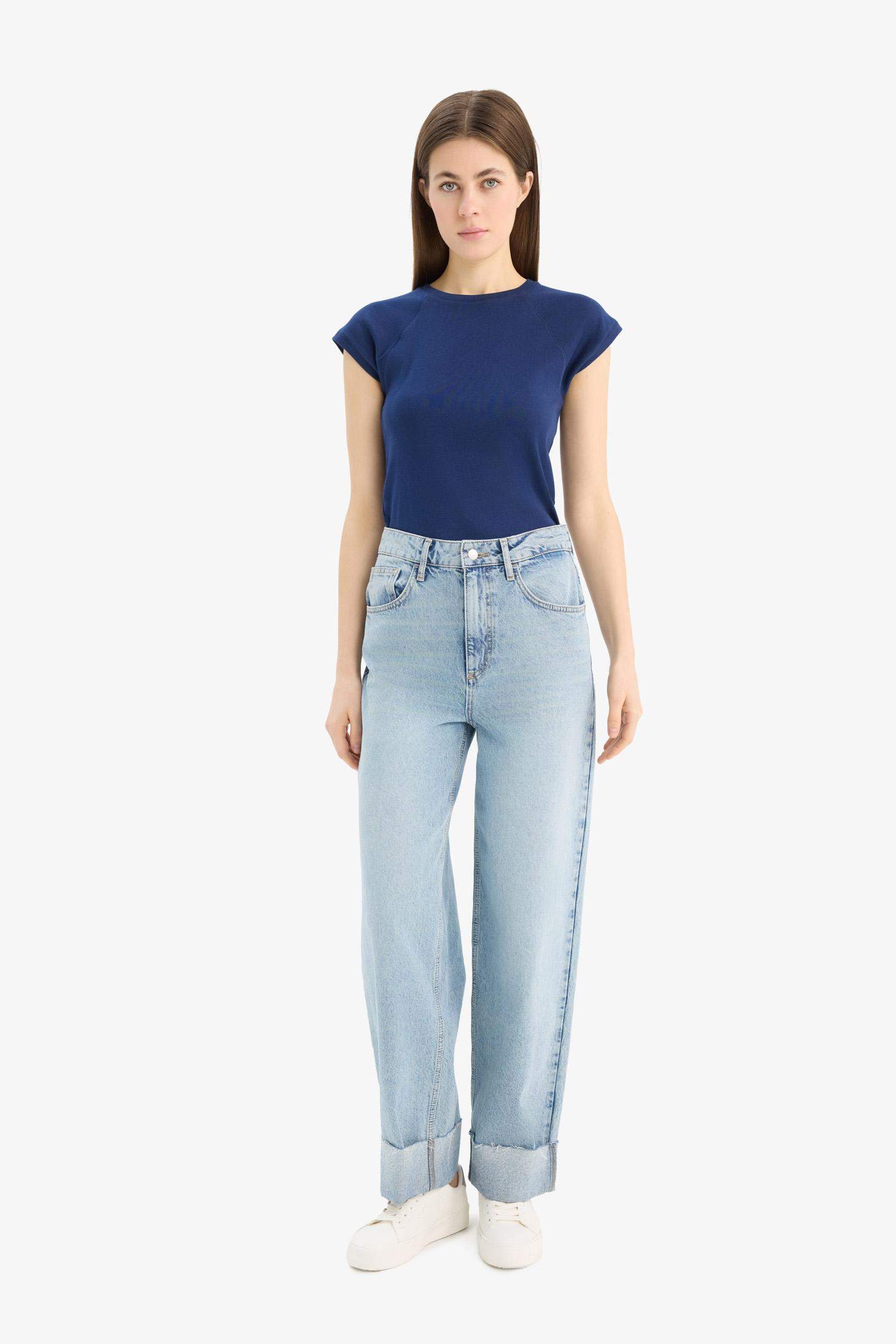 Slim Fit Crew Neck Basic T-Shirt