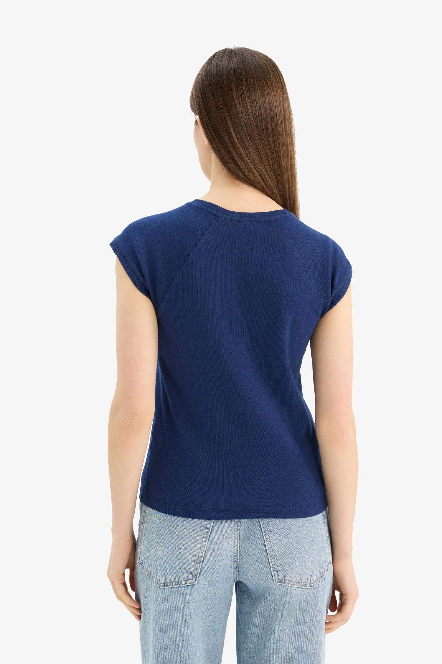 Slim Fit Crew Neck Basic T-Shirt