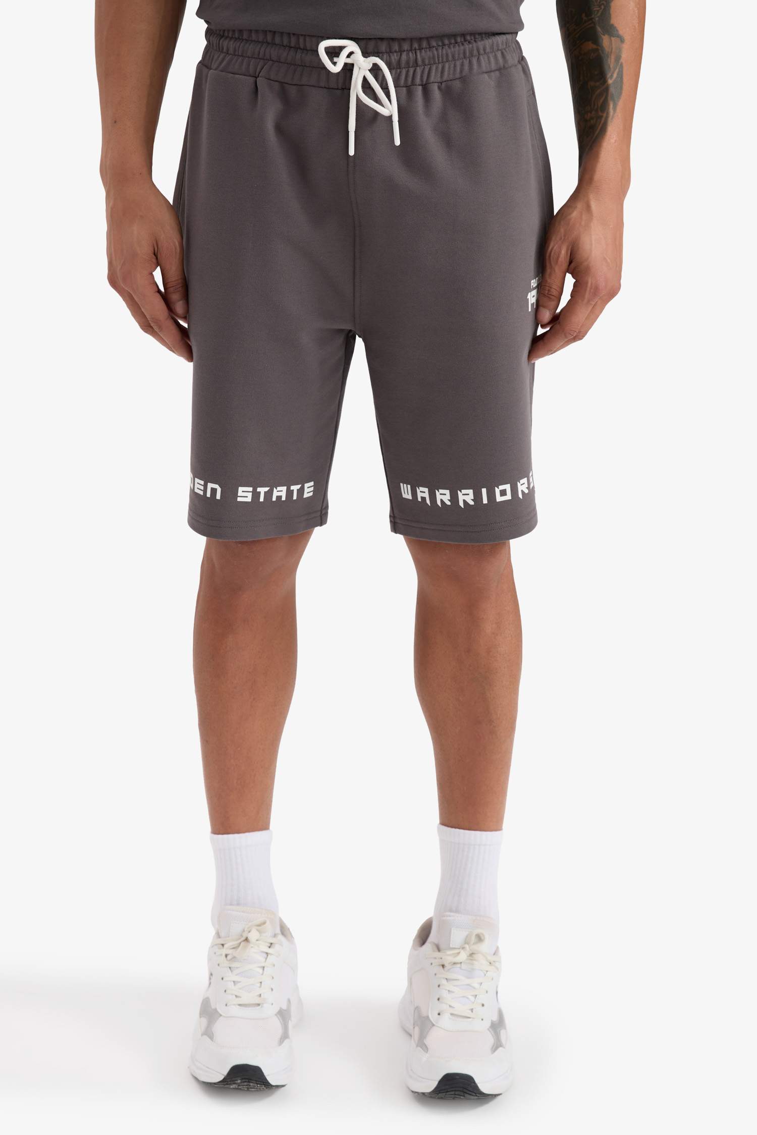 شورت NBA قصة عادية بساق قصير من DeFactoFit