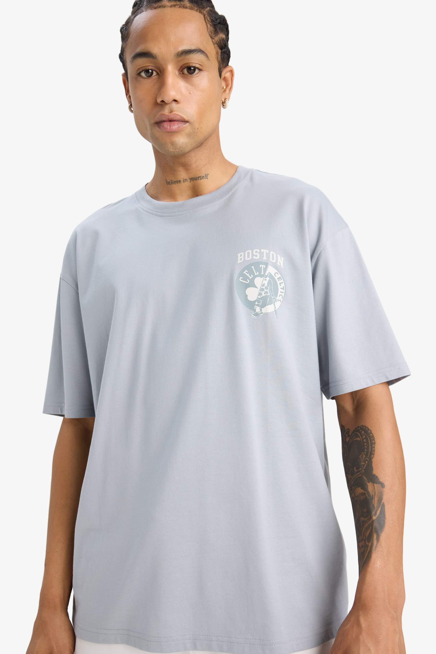 Oversize Fit Boston Celtics Licensed Crew Neck T-Shirt