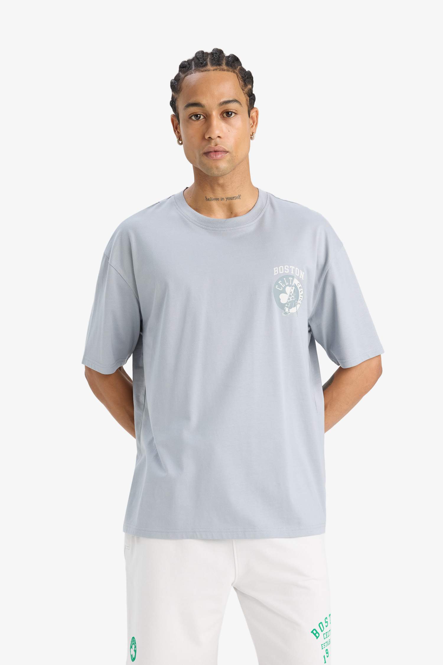 Oversize Fit Boston Celtics Licensed Crew Neck T-Shirt