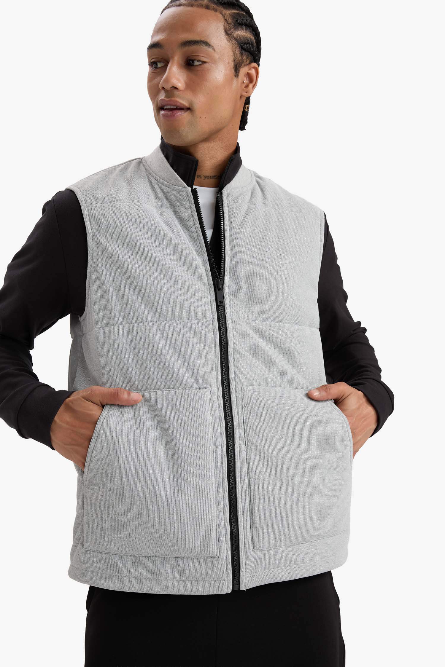 Regular Fit High Neck Pocketed Vest