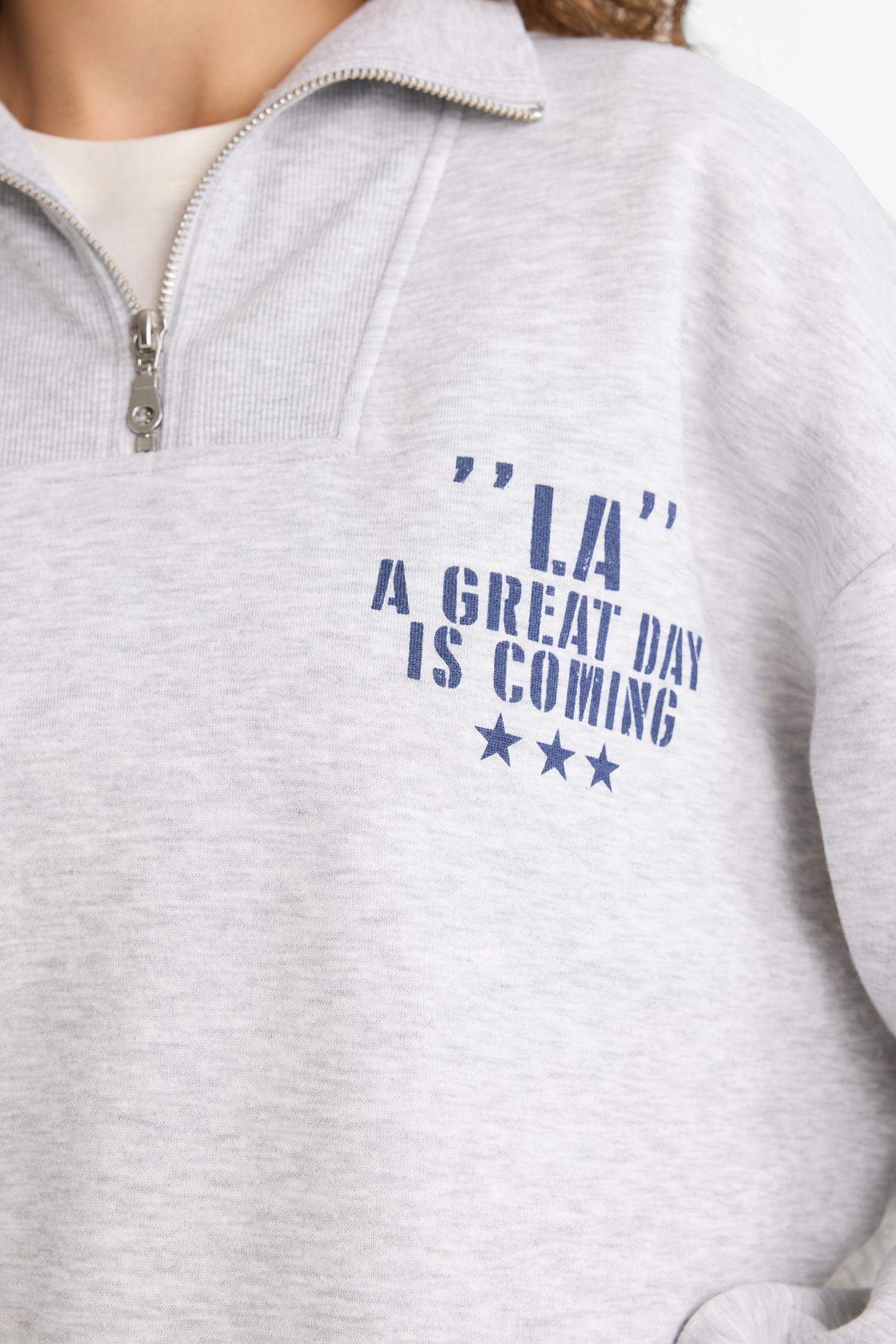 Оверсайз широкий крой с полу-молнией с принтом свитшот