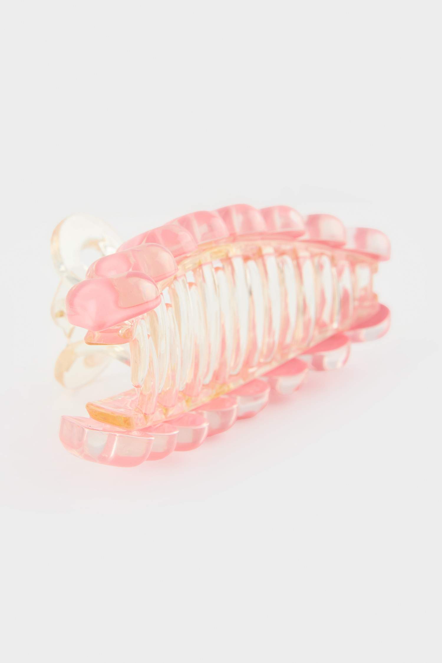 مشبك شعر نسائي على شكل قلب