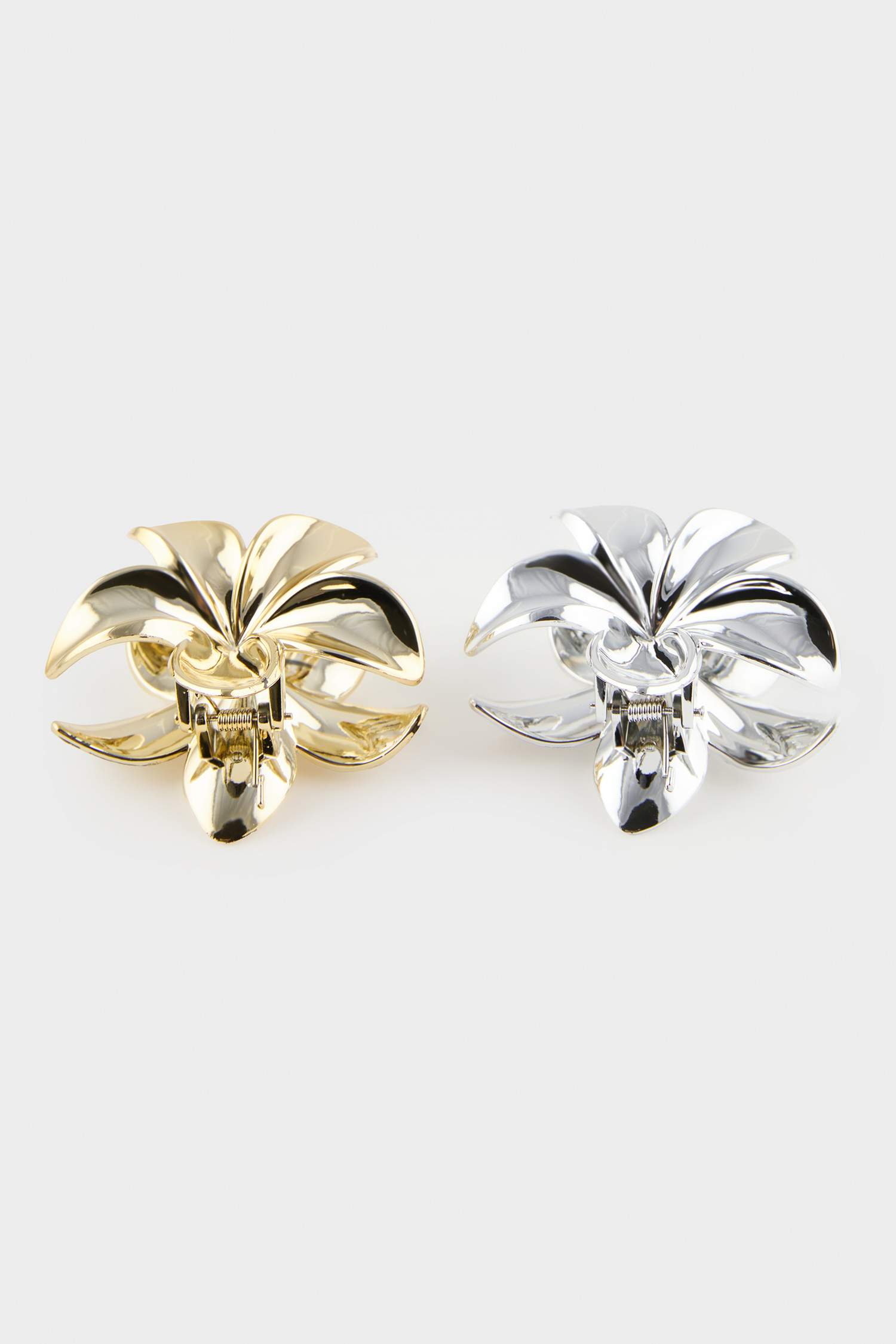 Kadın 2'li Çiçek Motifli Mandal Toka