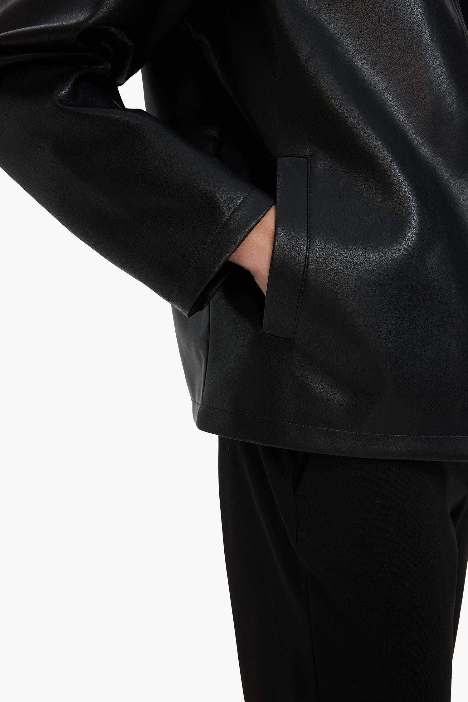 Regular Fit Gömlek Yaka Fermuarlı Cepli İç Cepli Mevsimlik Baharlık Suni Deri Ceket Mont