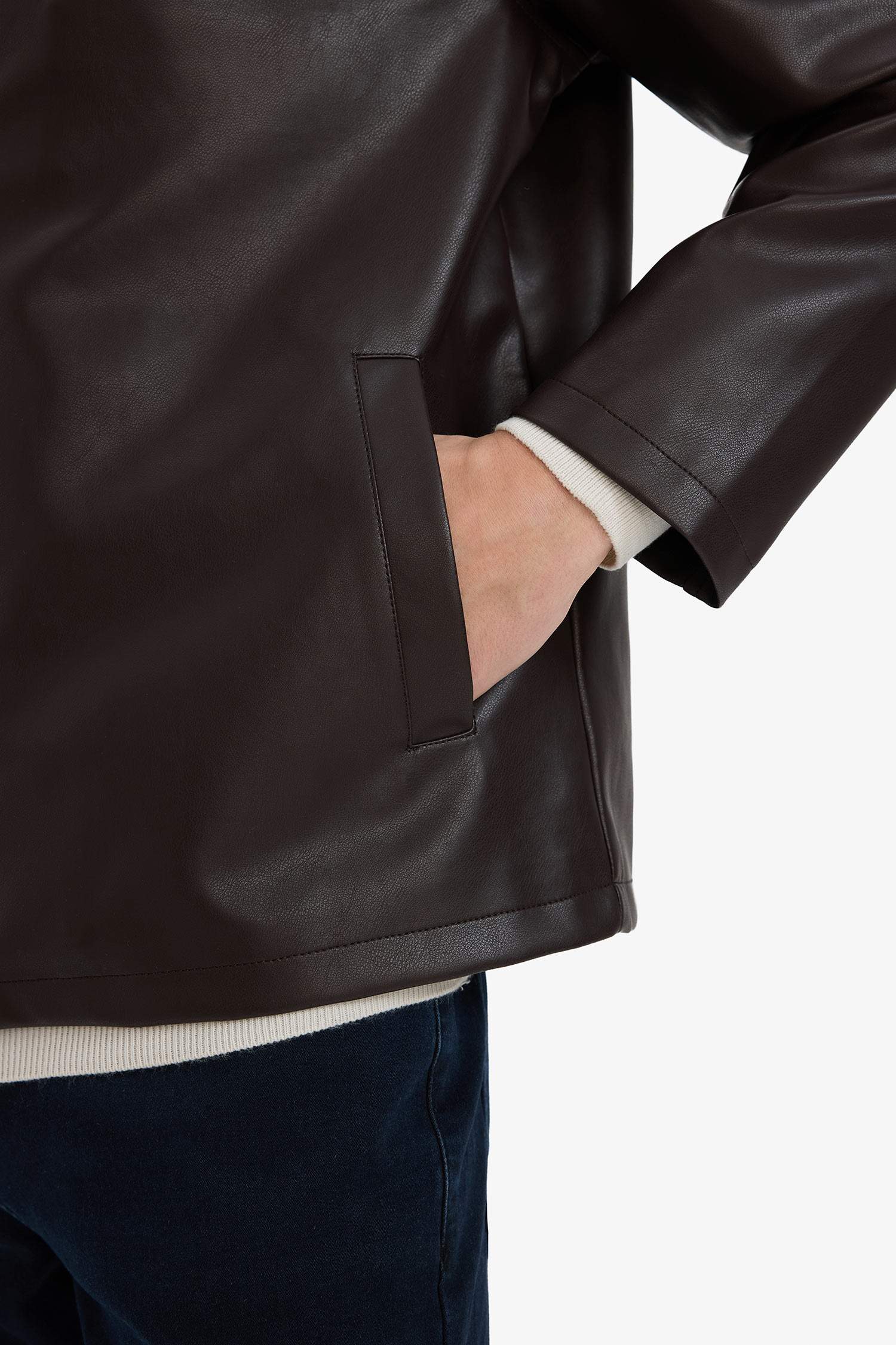 Regular Fit Gömlek Yaka Fermuarlı Cepli İç Cepli Mevsimlik Baharlık Suni Deri Ceket Mont