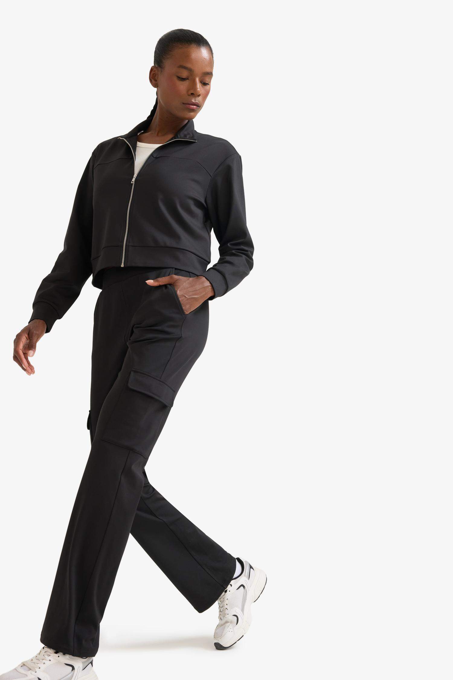 Спортивные брюки с карманами и стандартной длиной