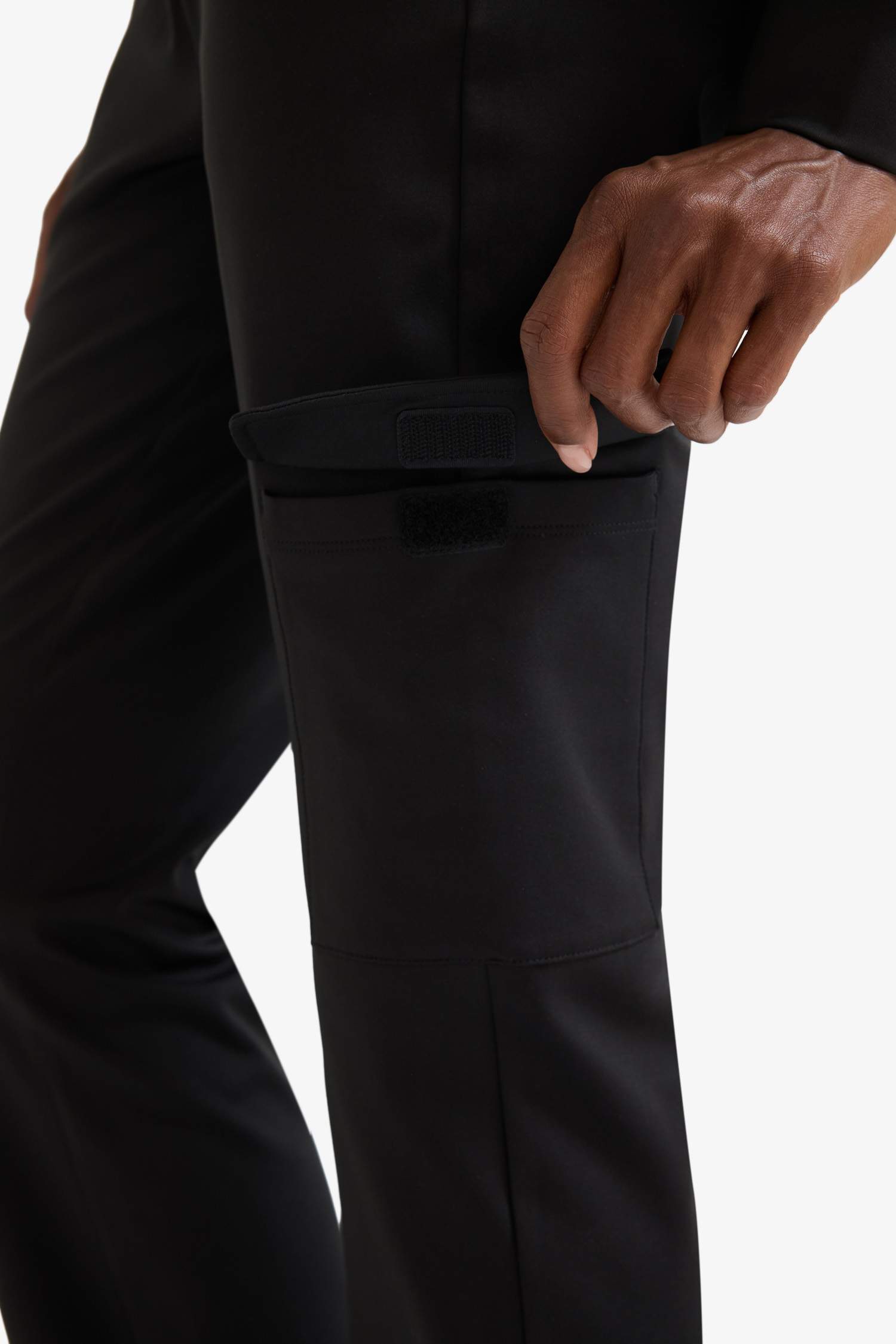 Спортивные брюки с карманами и стандартной длиной