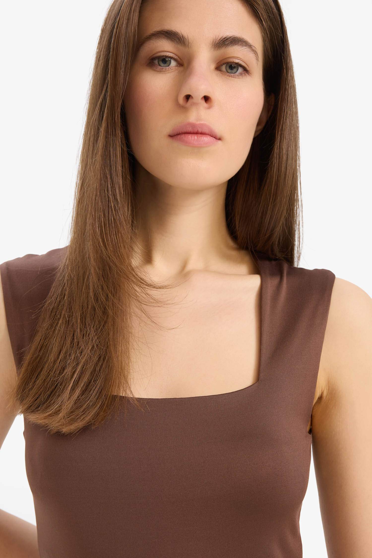 Body slim basique à col carré et boutons