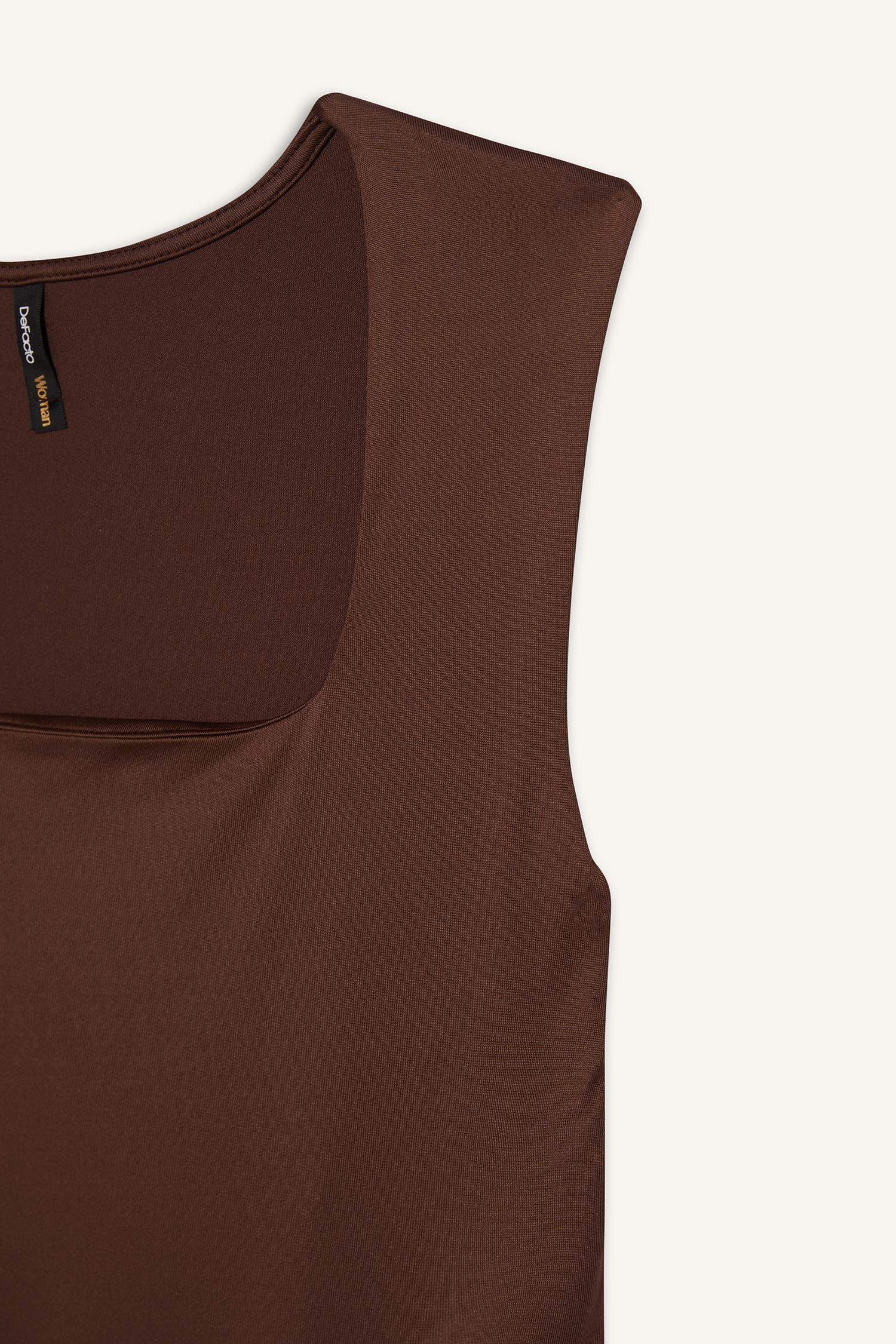 Body slim basique à col carré et boutons