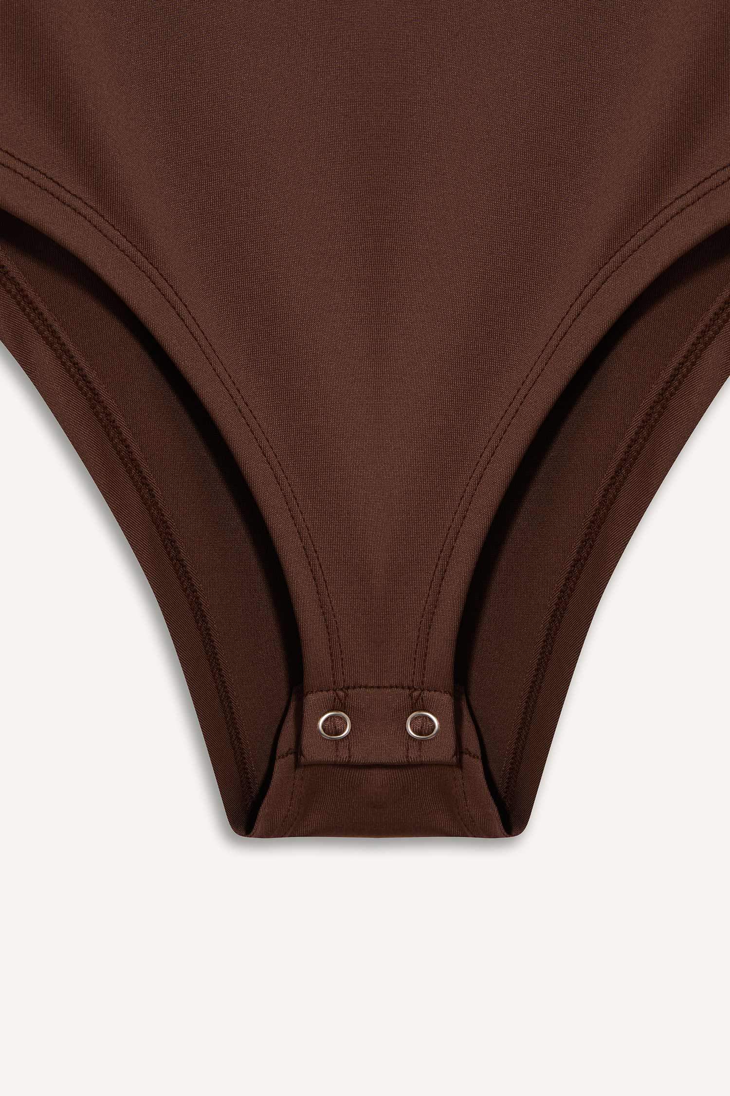 Body slim basique à col carré et boutons