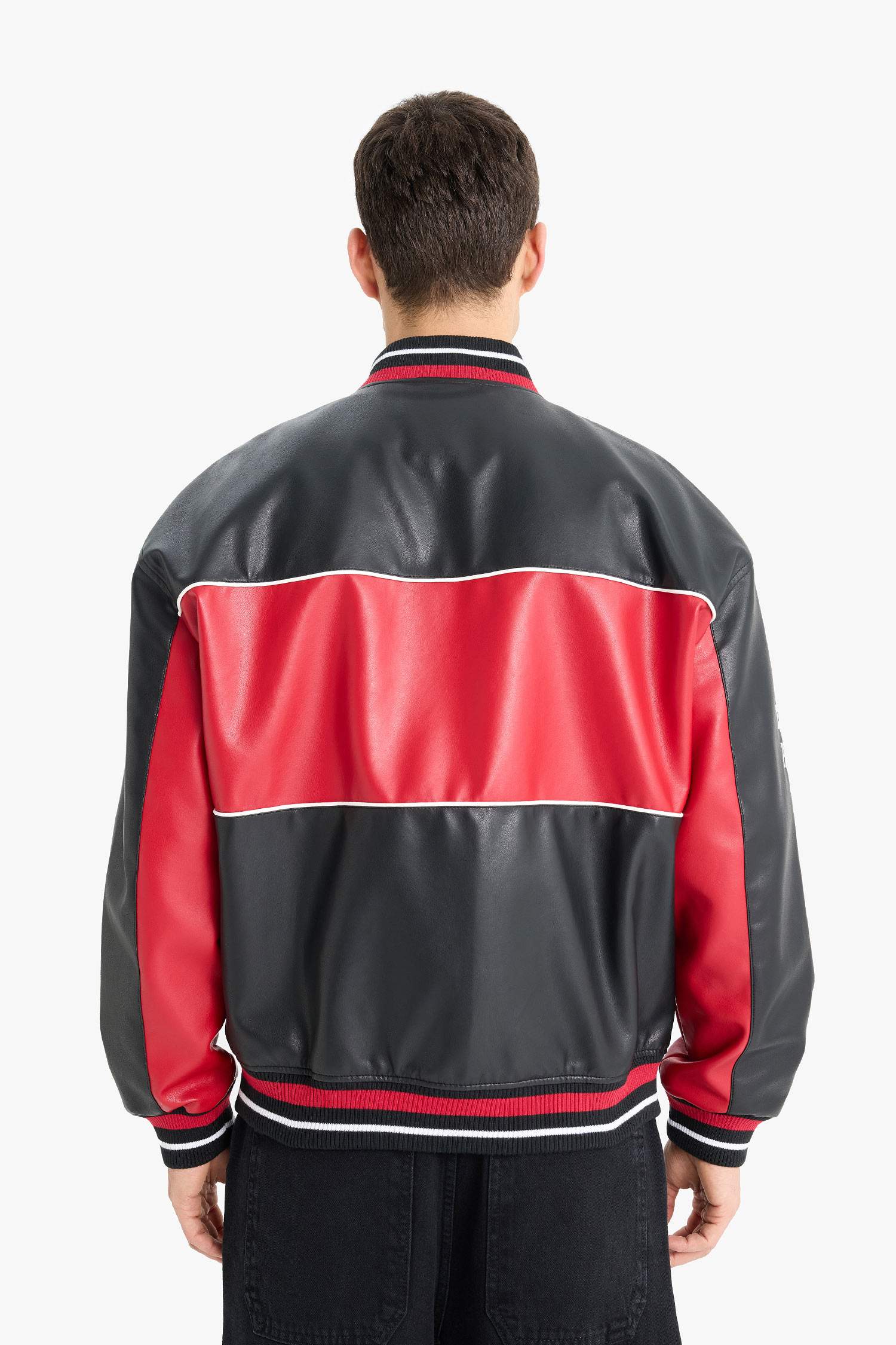 Oversize Geniş Kalıp Kolej Yaka Bomber Nakış Detaylı Fermuarlı Suni Deri İç Cepli Mont