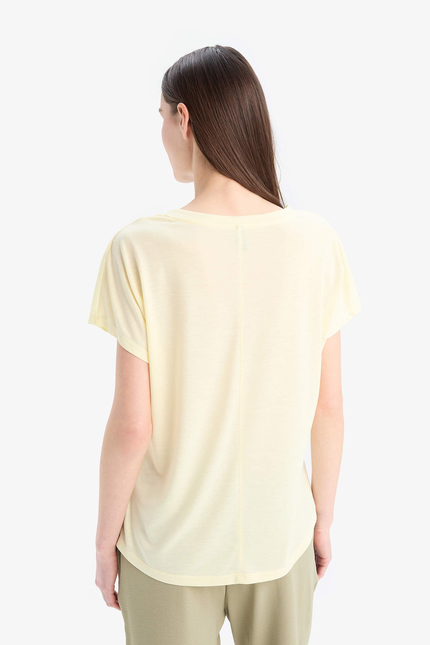 تيشيرت نص ردن بياخة مستديرة