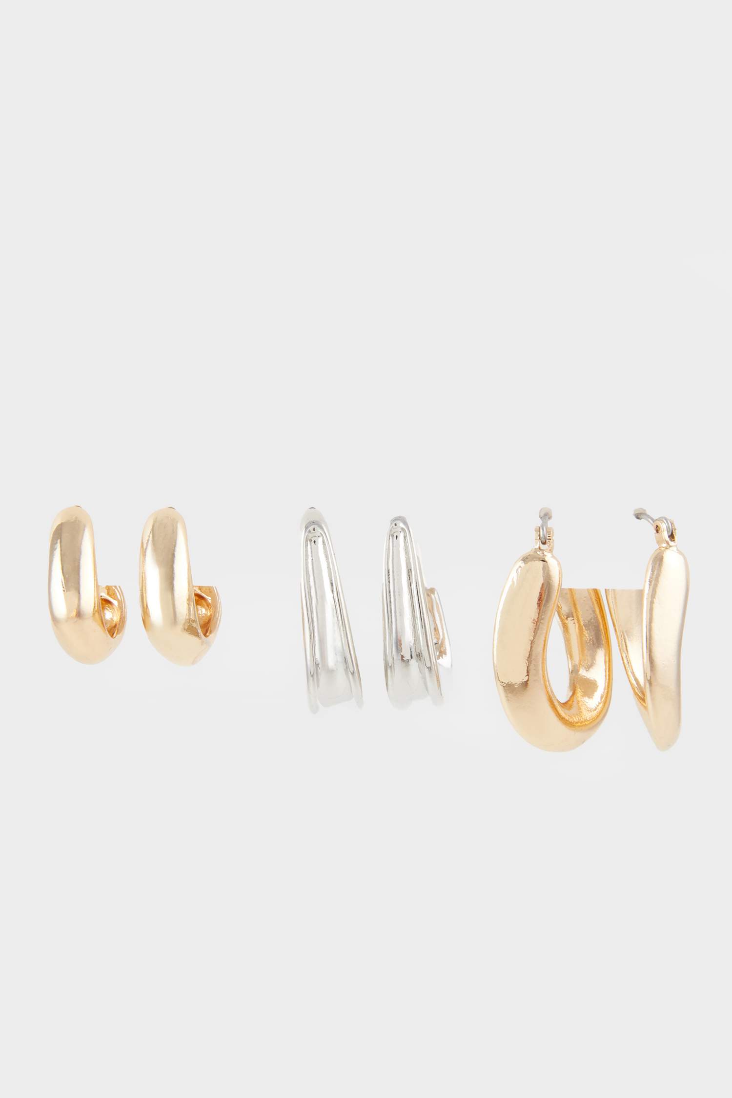 Woman 3 Piece Earrings
