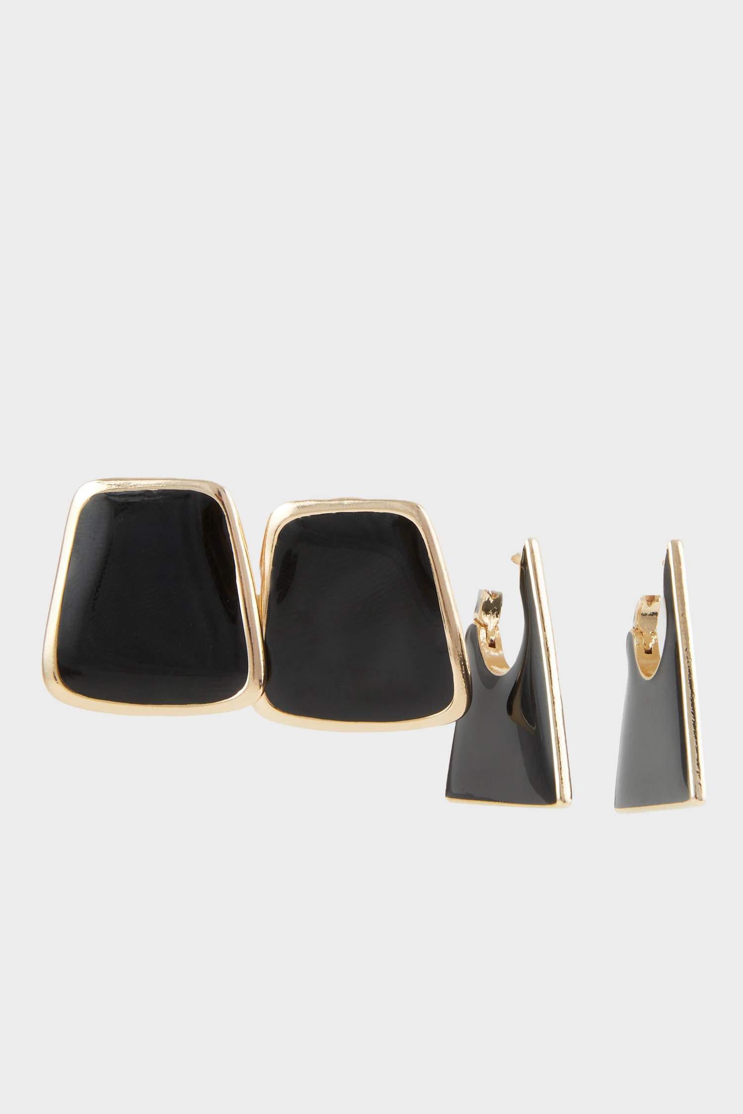 Woman 2 Piece Black Earrings