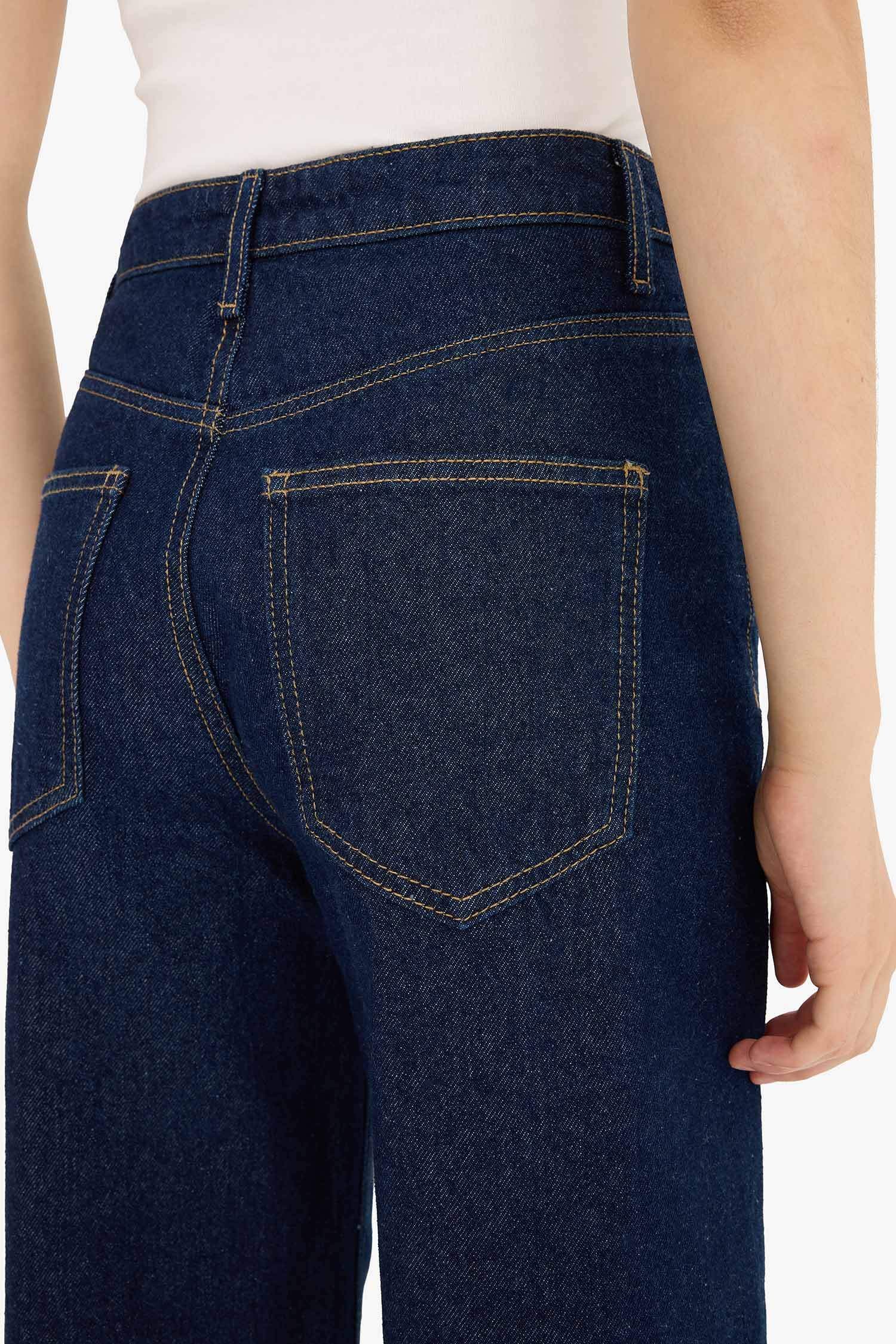 بنطرون جينز كروب فيت وايد ليج برجل واسع وخصر عالي