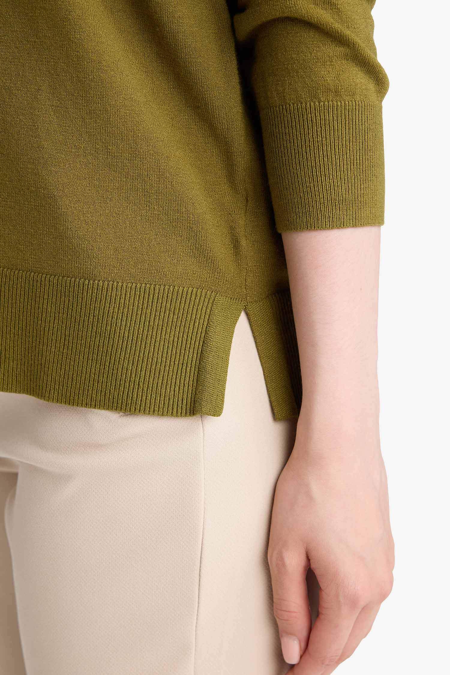 Regular Fit V-Neck Pullover