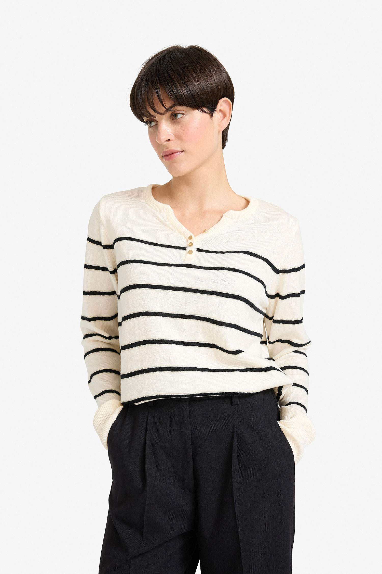 Regular Fit V-Neck Pullover