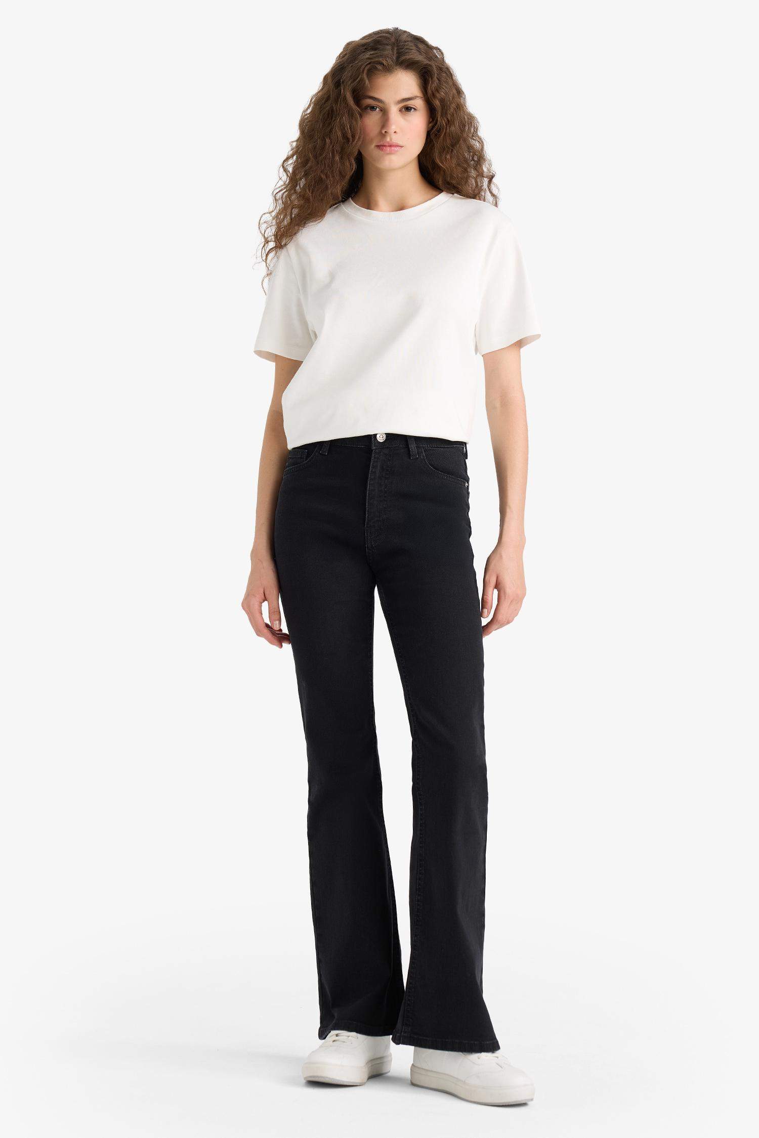 Mia Flare Fit Regular Waist Jeans