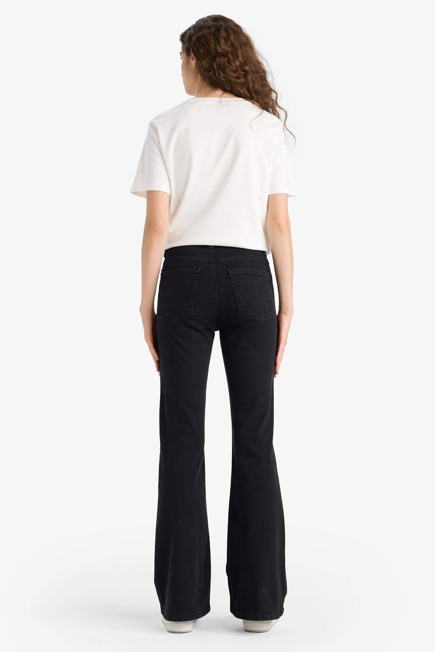 Mia Flare Fit Regular Waist Jeans