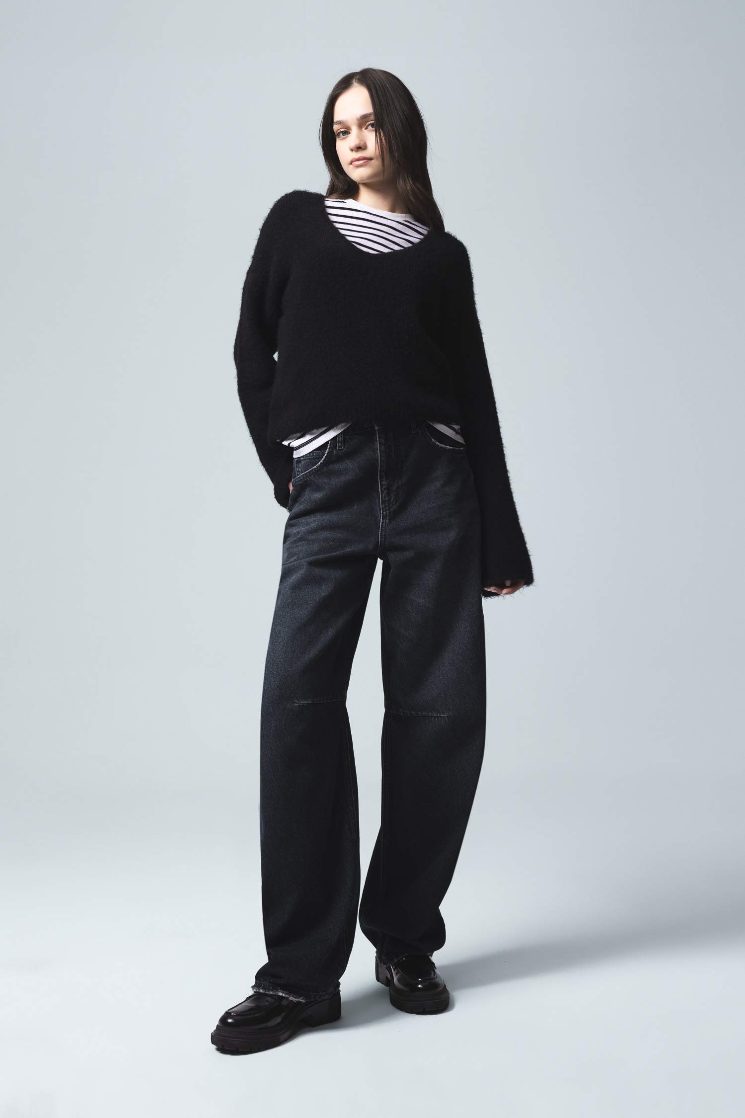 Regular Fit V Yaka Basic Düz Dikişsiz Triko Kazak