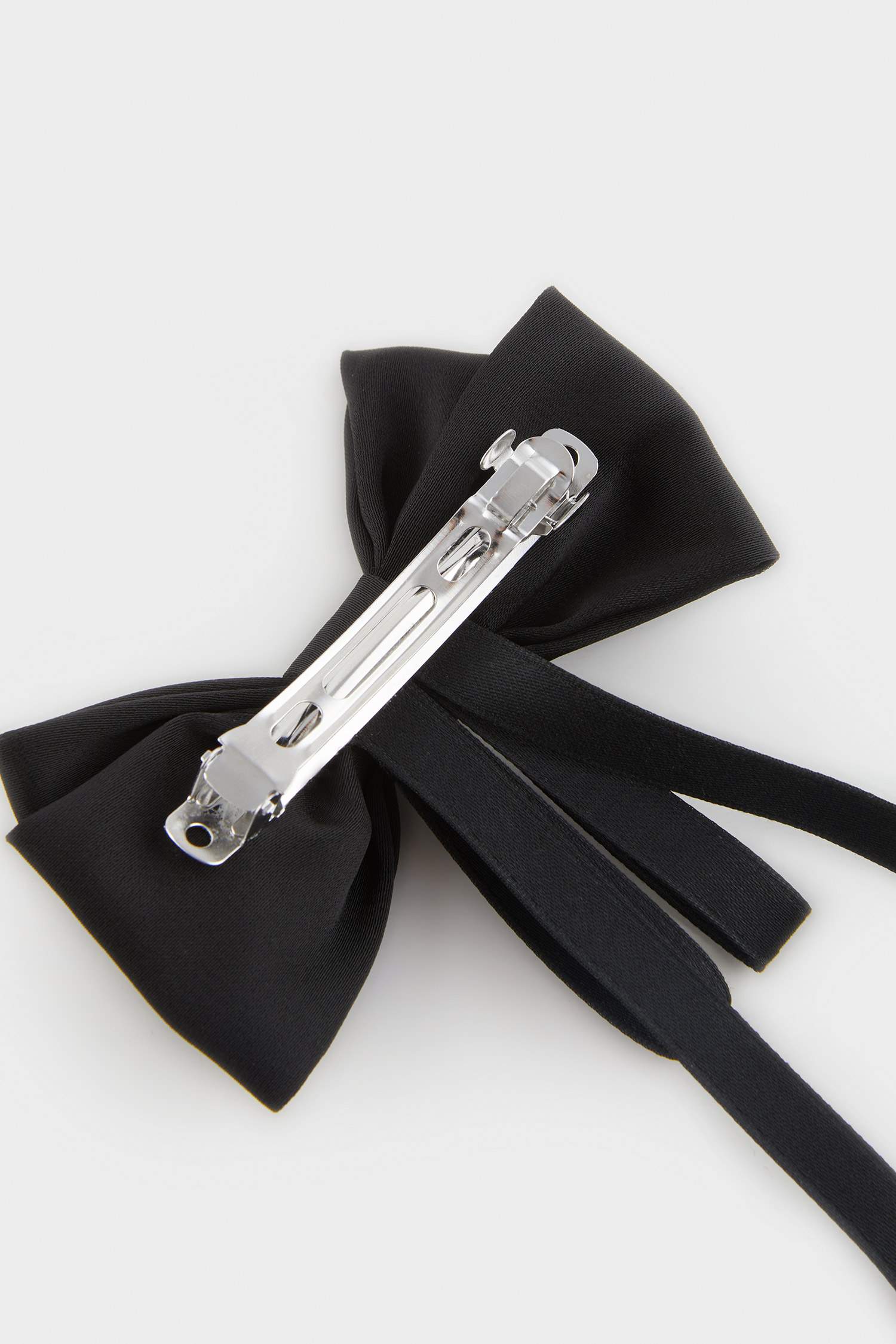 مشبك شعر بناتي اسود