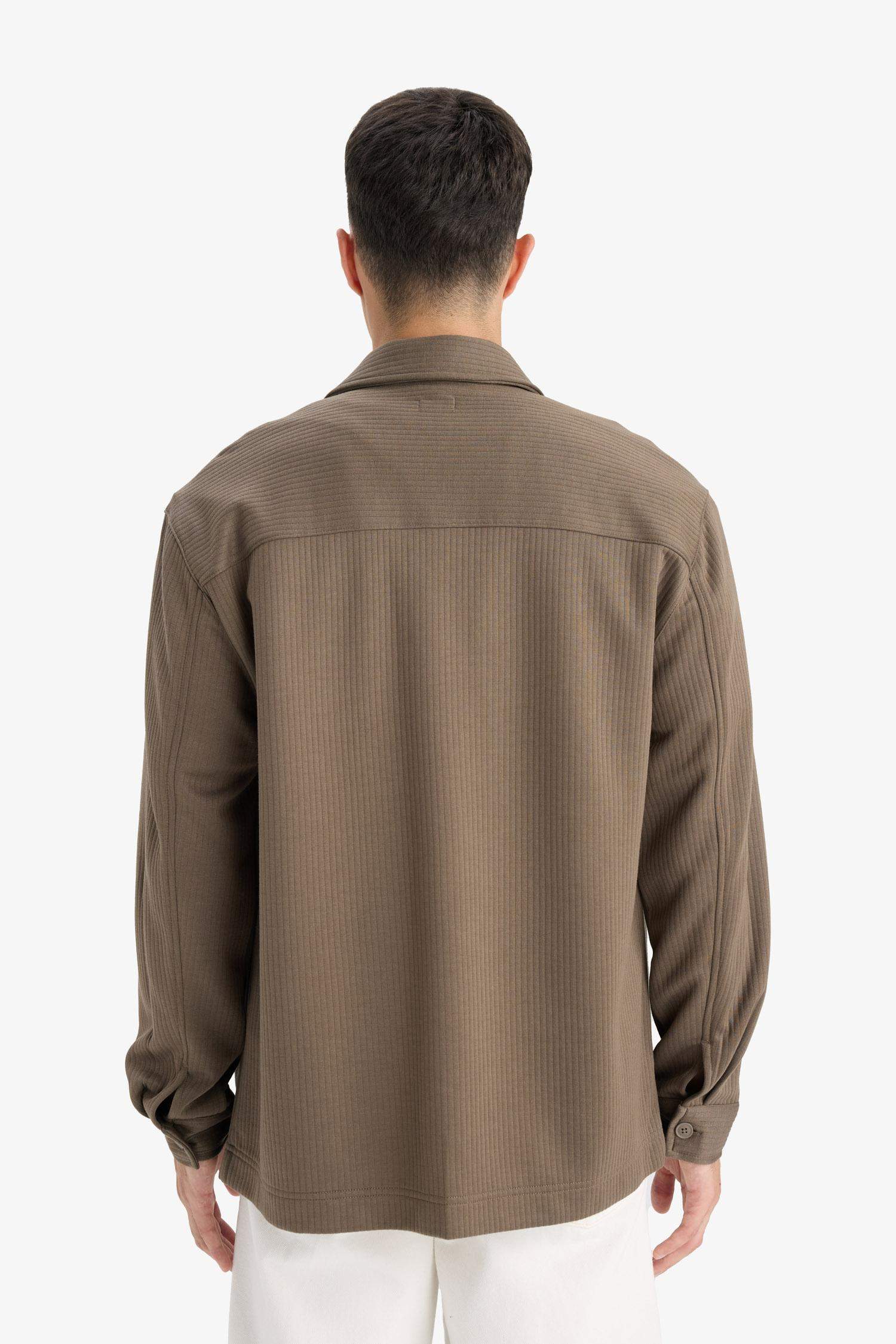 قميص قصة عادية وأكمام طويلة