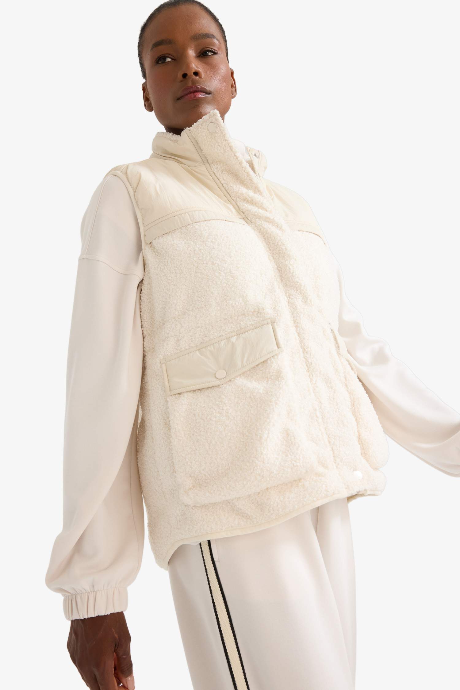 Regular Fit Çıtçıtlı Fermuarlı Pelüş Yelek