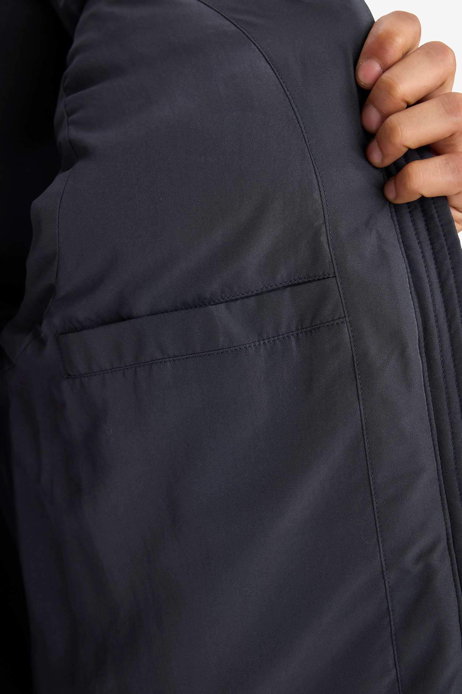 DeFactoFit, регулярный крой, с капюшоном, водонепроницаемый жилет