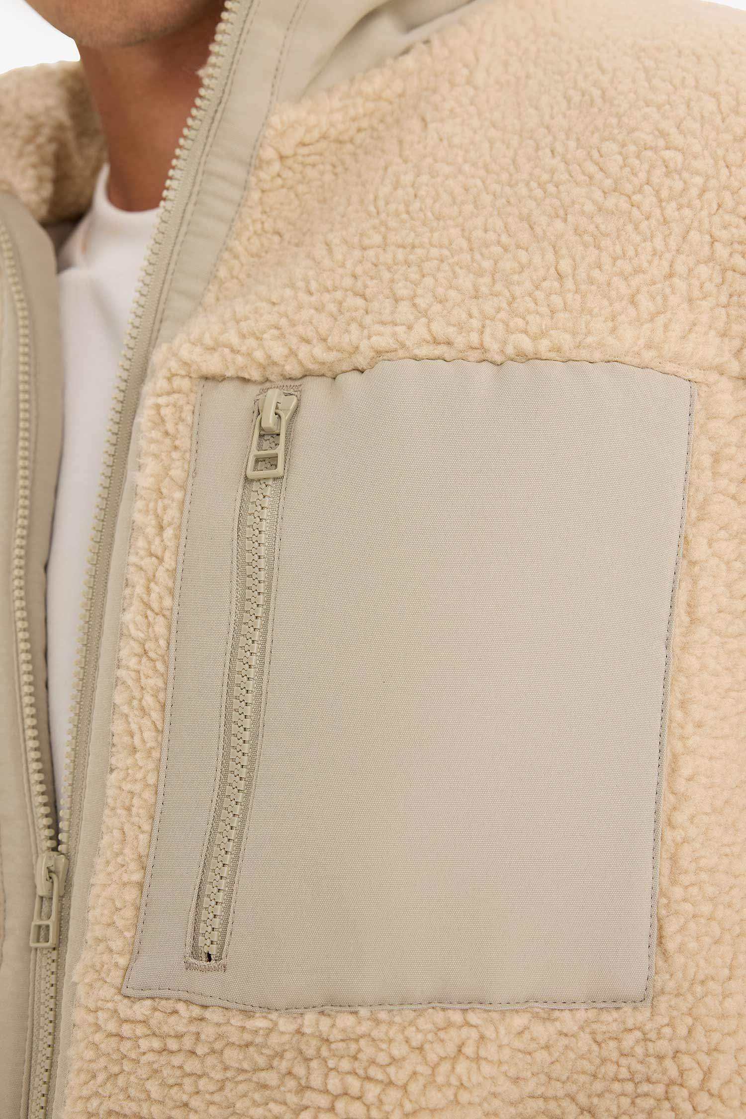 Regular Fit Stand Collar Zippered Plush Jacket