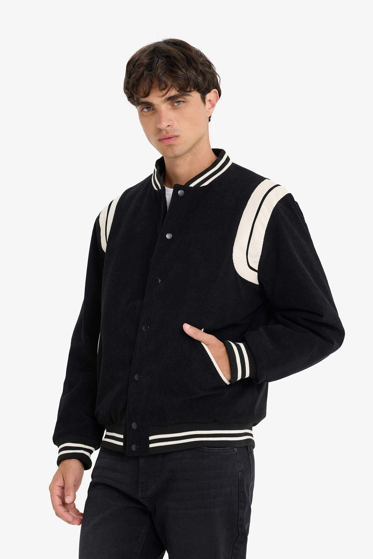 Su İtici Regular Fit Kolej Yaka Bomber Çıtçıtlı İç Cepli Mont