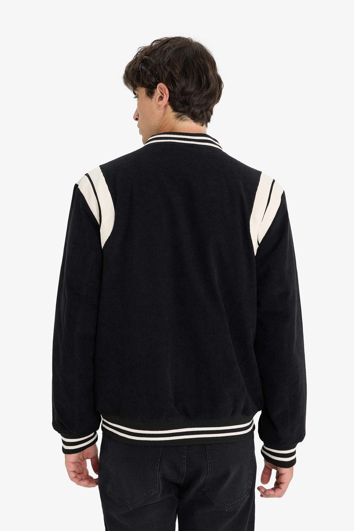 Su İtici Regular Fit Kolej Yaka Bomber Çıtçıtlı İç Cepli Mont