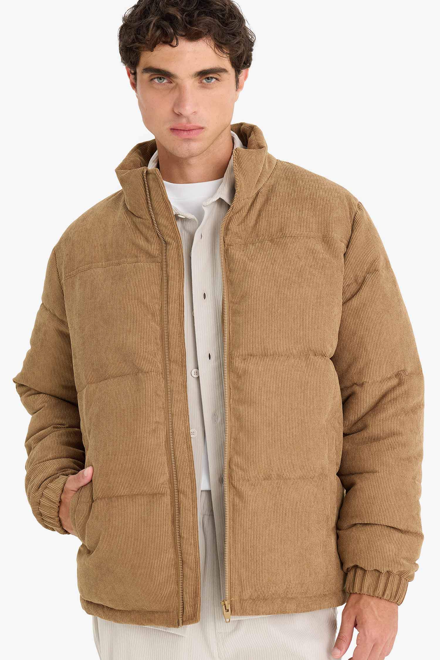 جاكيت دودون قصة عادية بياقة عالية