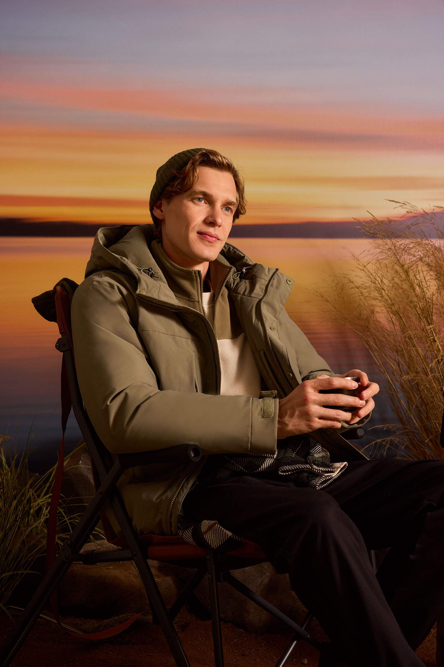 Su İtici Regular Fit Kapüşonlu Fermuarlı İç Cepli Cebi Pelüşlü Mont