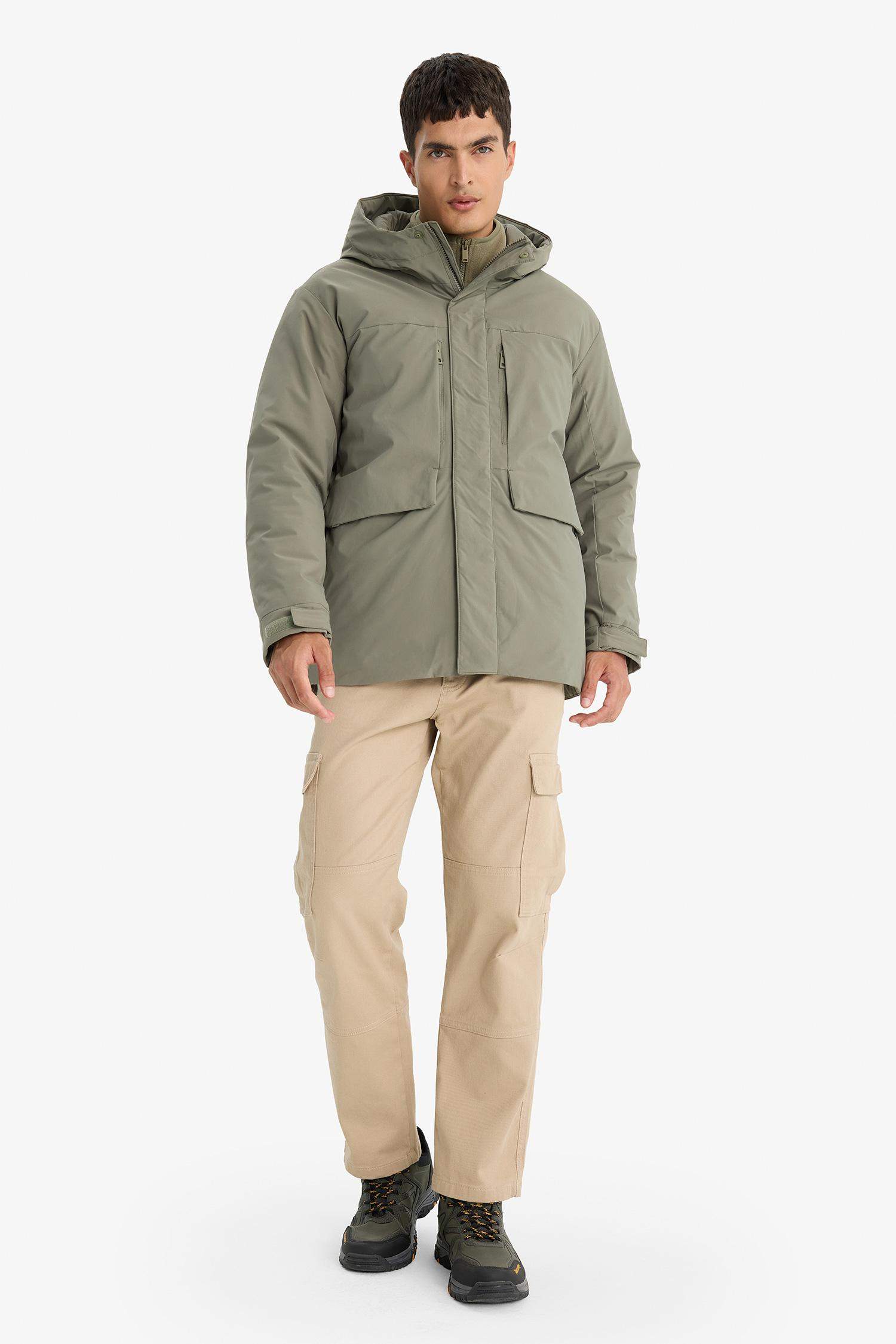 Su İtici Regular Fit Kapüşonlu Fermuarlı İç Cepli Cebi Pelüşlü Mont