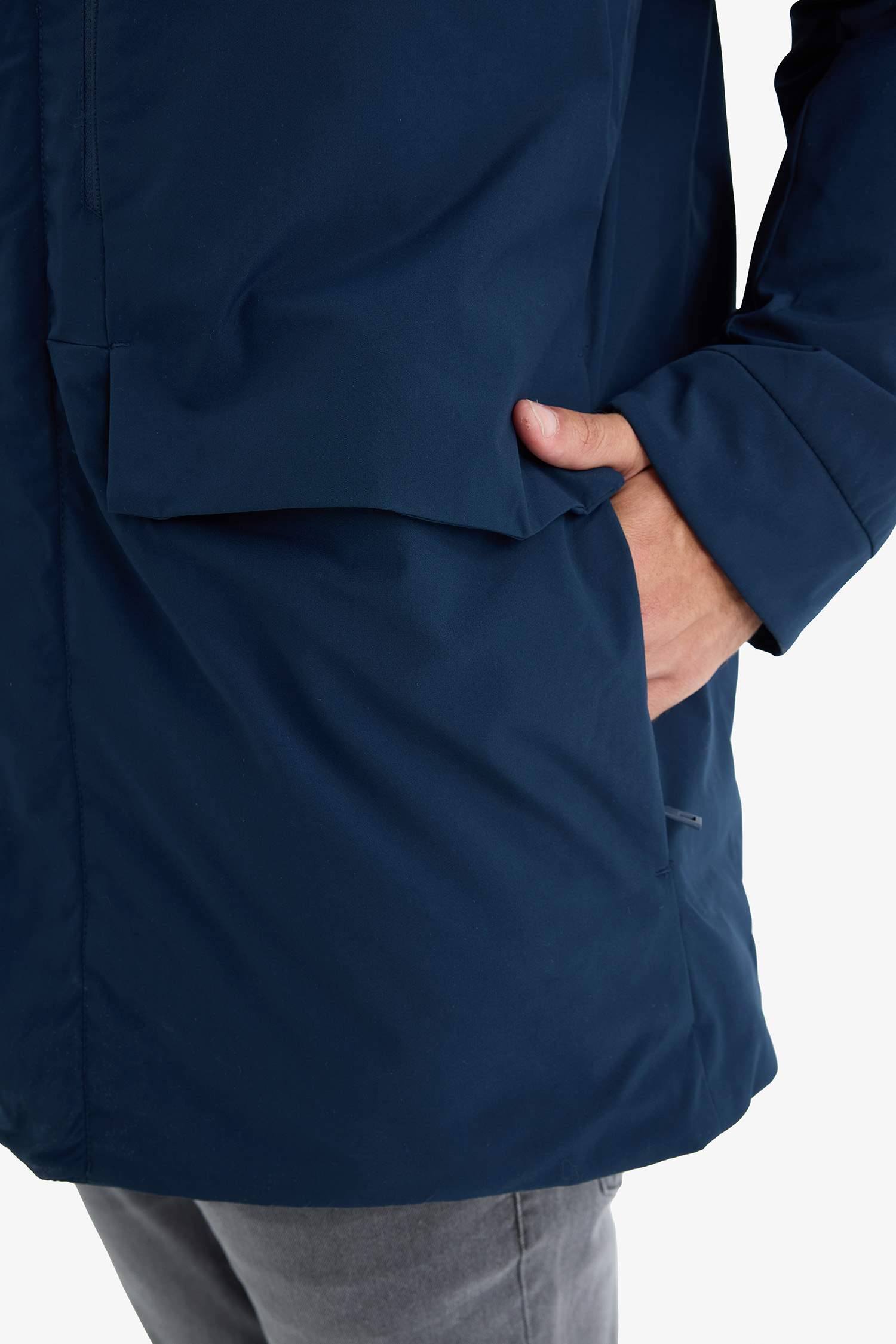 Su İtici Regular Fit Kapüşonlu Fermuarlı İç Cepli Cebi Pelüşlü Mont