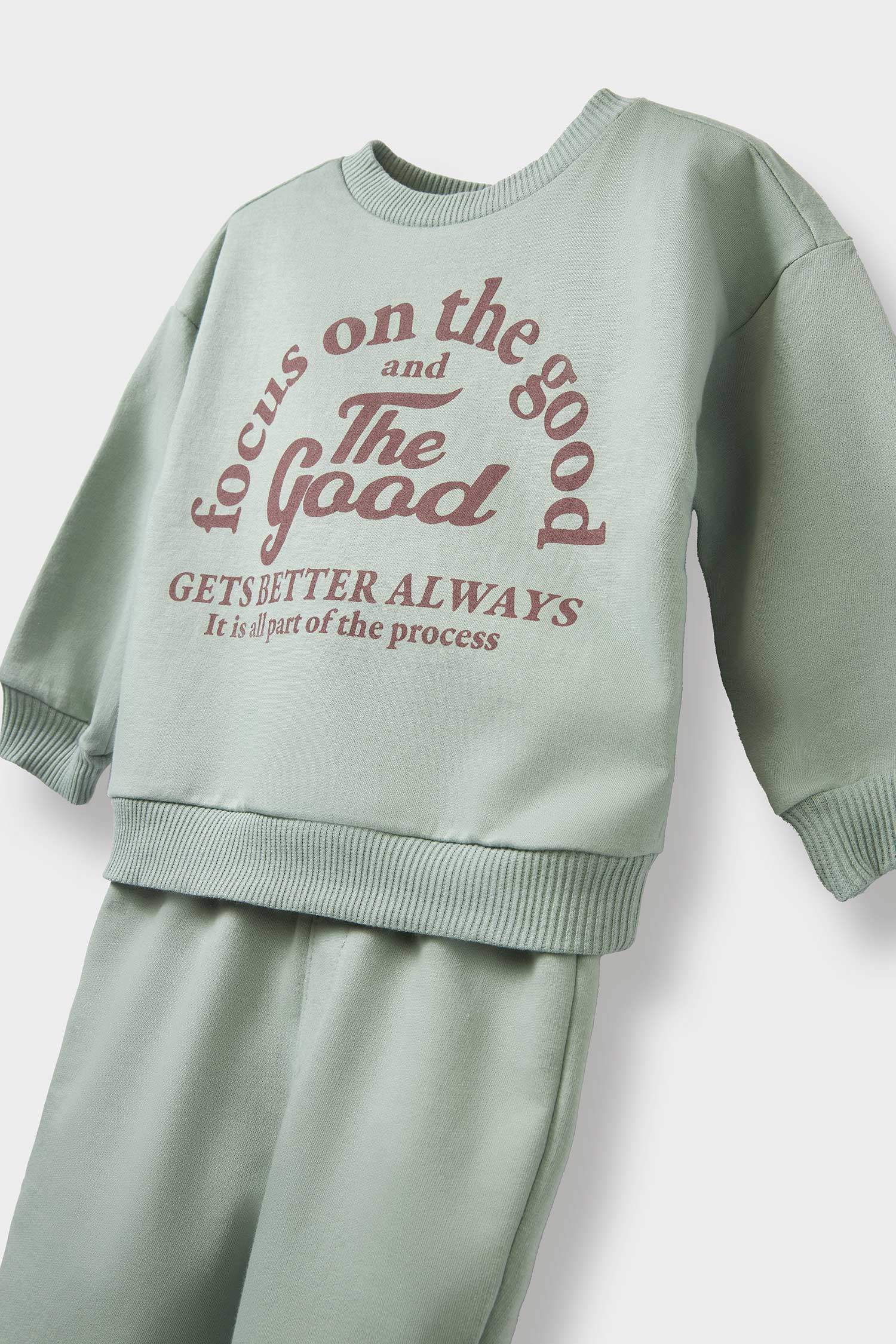 طقم قماش رقيق بياقة مستديرة من قطعتين