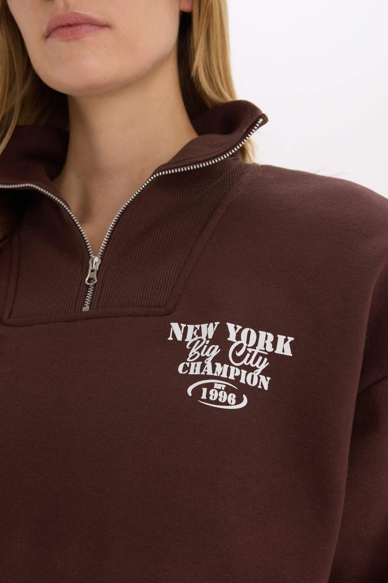 Oversize Geniş Kalıp Fermuarlı Dik Yaka Baskılı Kalın Sweatshirt