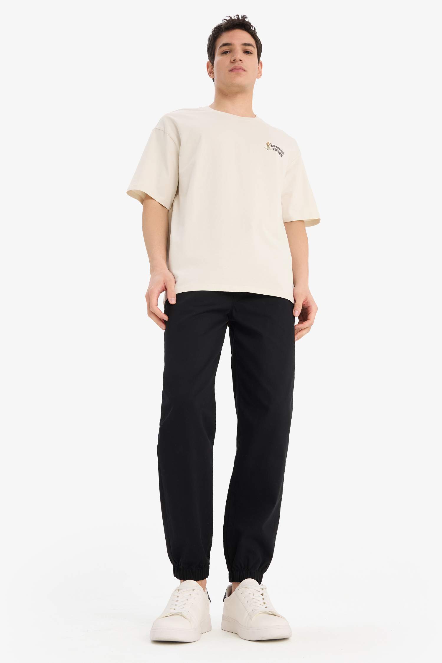 %100 Pamuk Looney Tunes Boxy Fit Rahat Kesim Bisiklet Yaka Sırt Baskılı Kısa Kollu Tişört