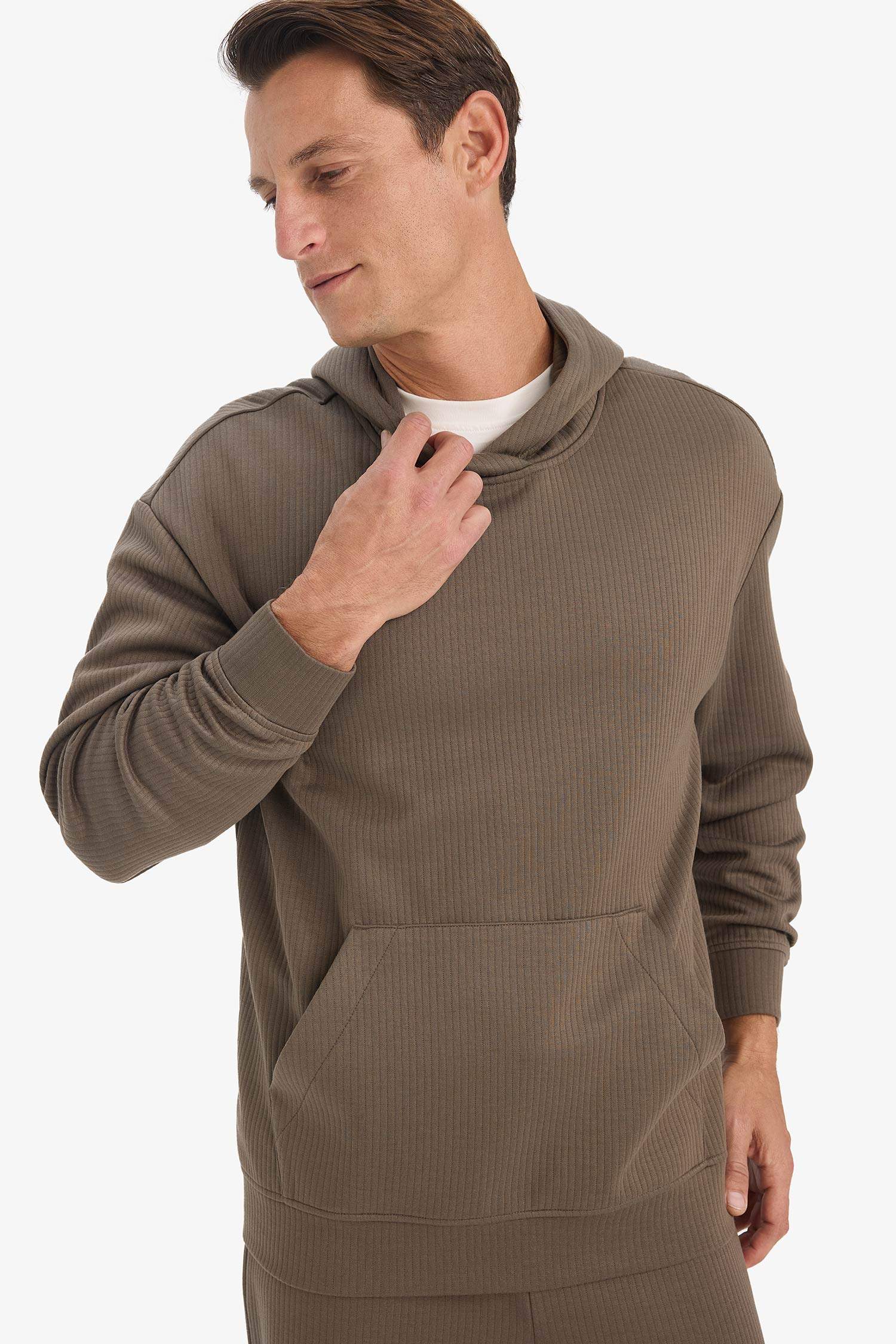 سويت شيرت أوفر سايز بغطاء للرأس