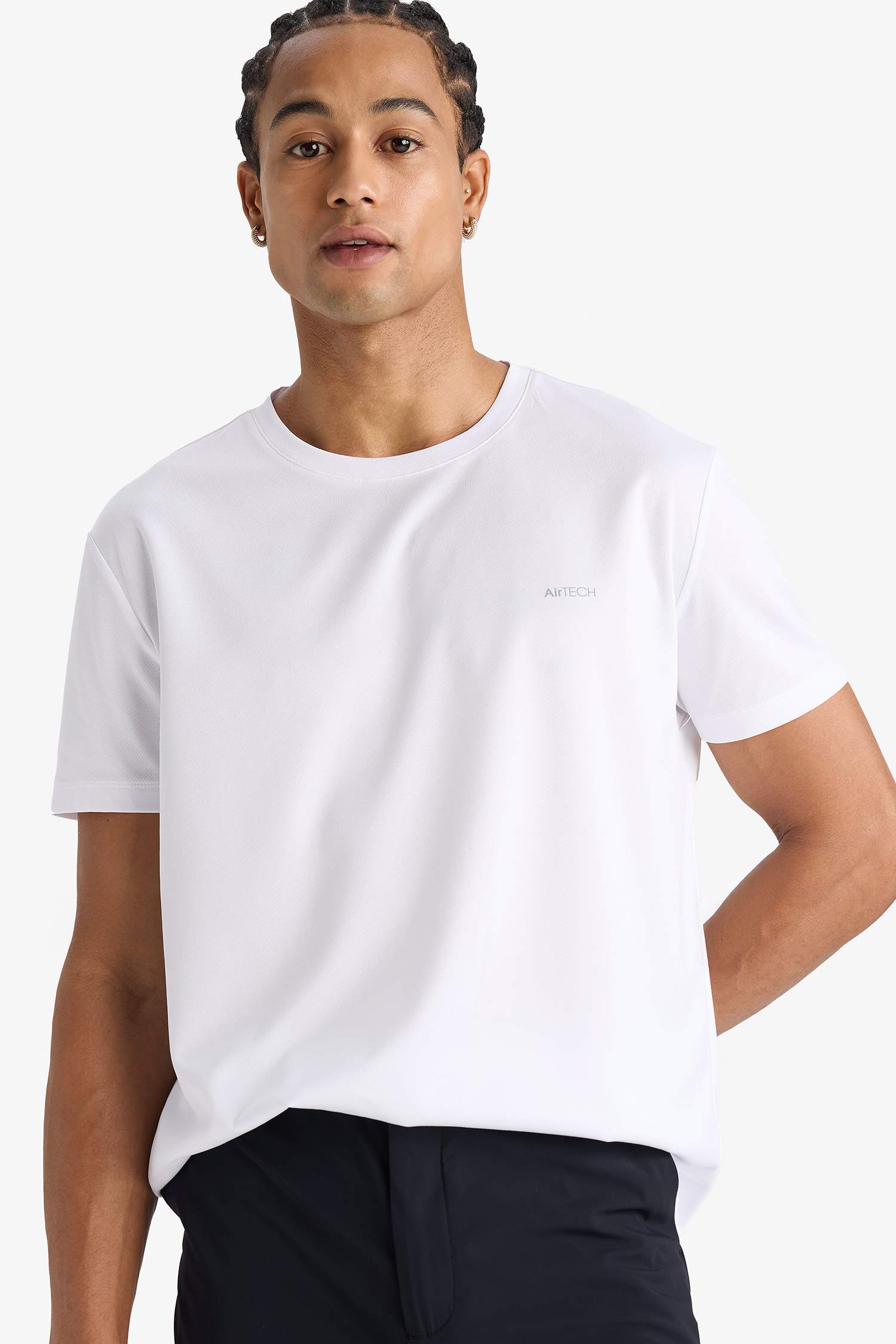 تيشيرت نص ردن رياضي قصة عادية سريع الجفاف من DeFactoFt