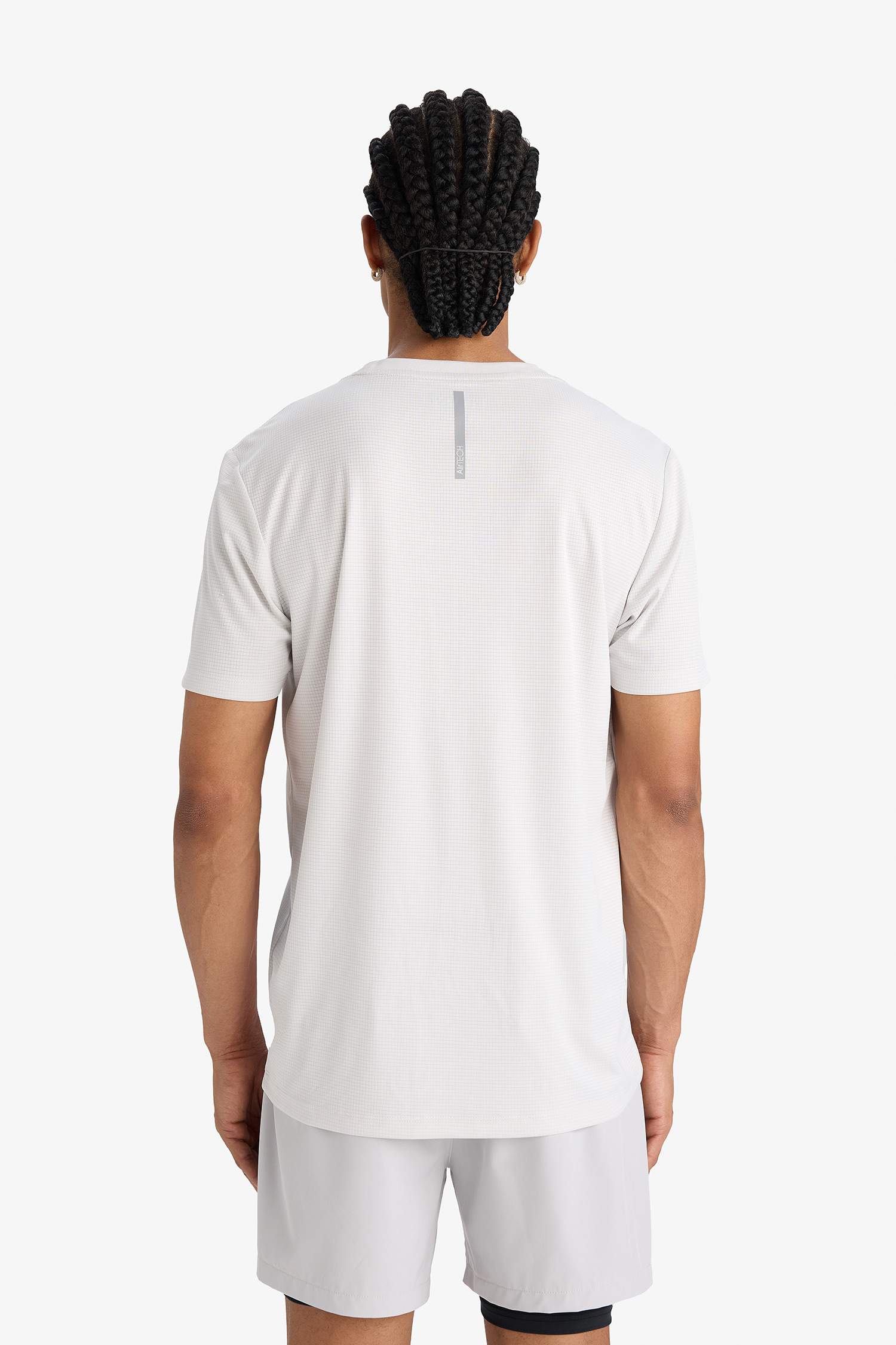 дөңгелек жаға басып шығарылған Футболка