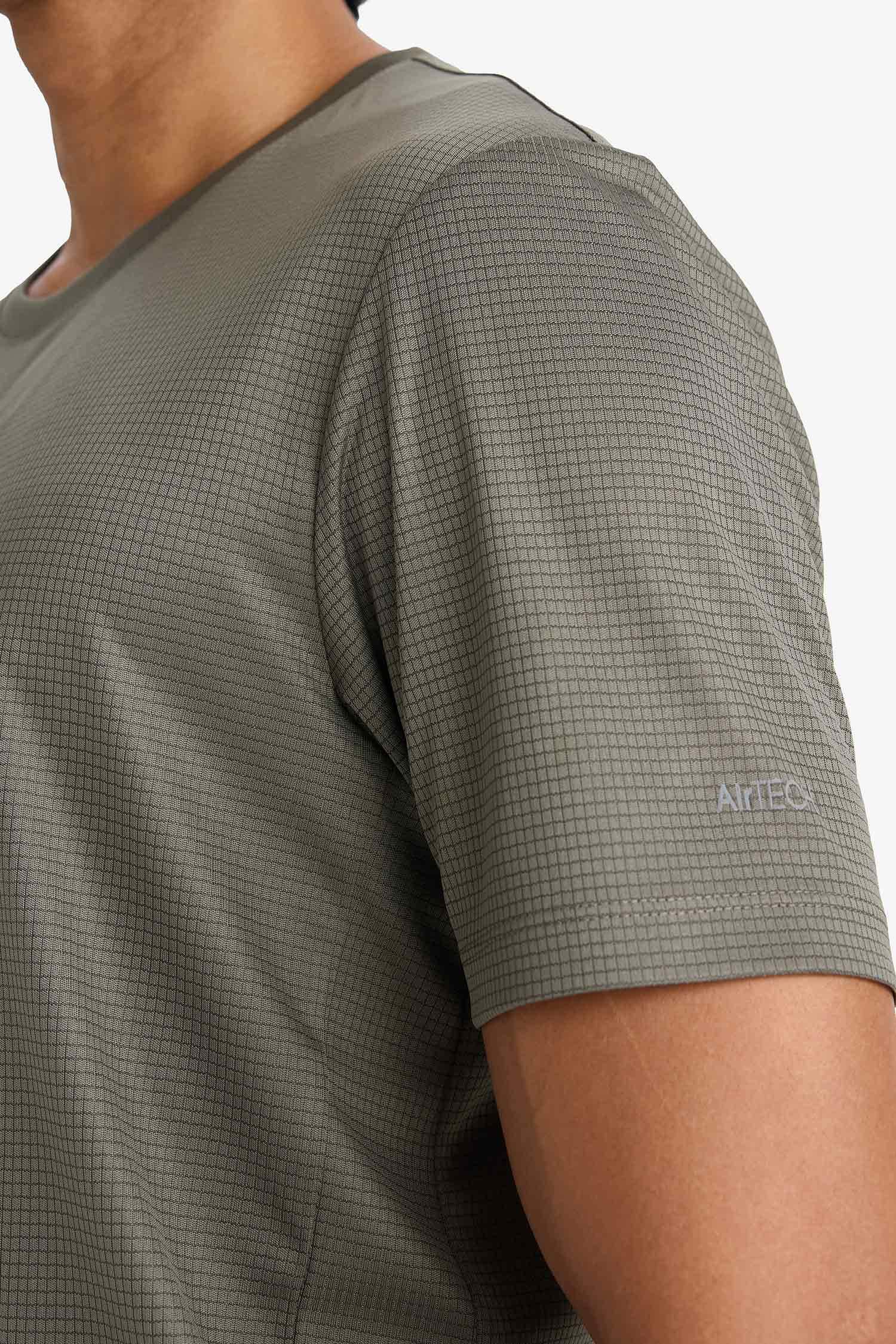 DeFactoFit Slim Fit Dar Kesim Bisiklet Yaka Çabuk Kuruyan Nefes Alabilen Esnek Kumaş Baskılı Sporcu Kısa Kollu Tişört