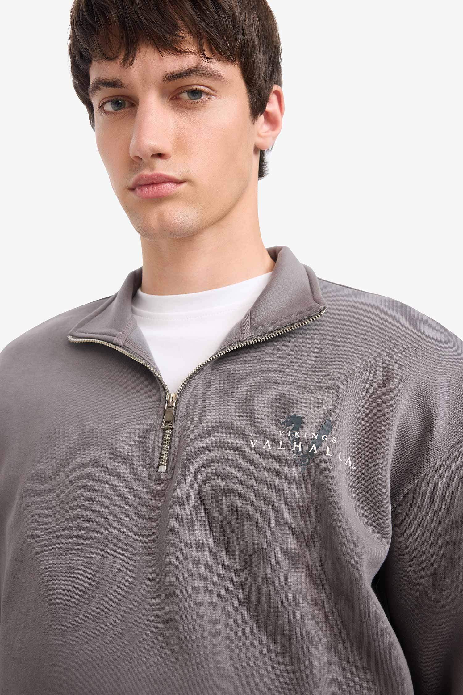 Vikings Valhalla Boxy Fit Dik Yaka Yarım Fermuarlı Sırt Baskılı Sweatshirt