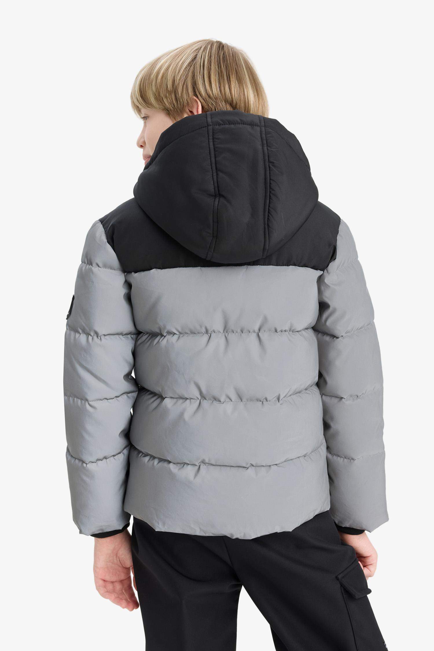 Erkek Çocuk Su Geçirmez Kapüşonlu Polar Astarlı Mont